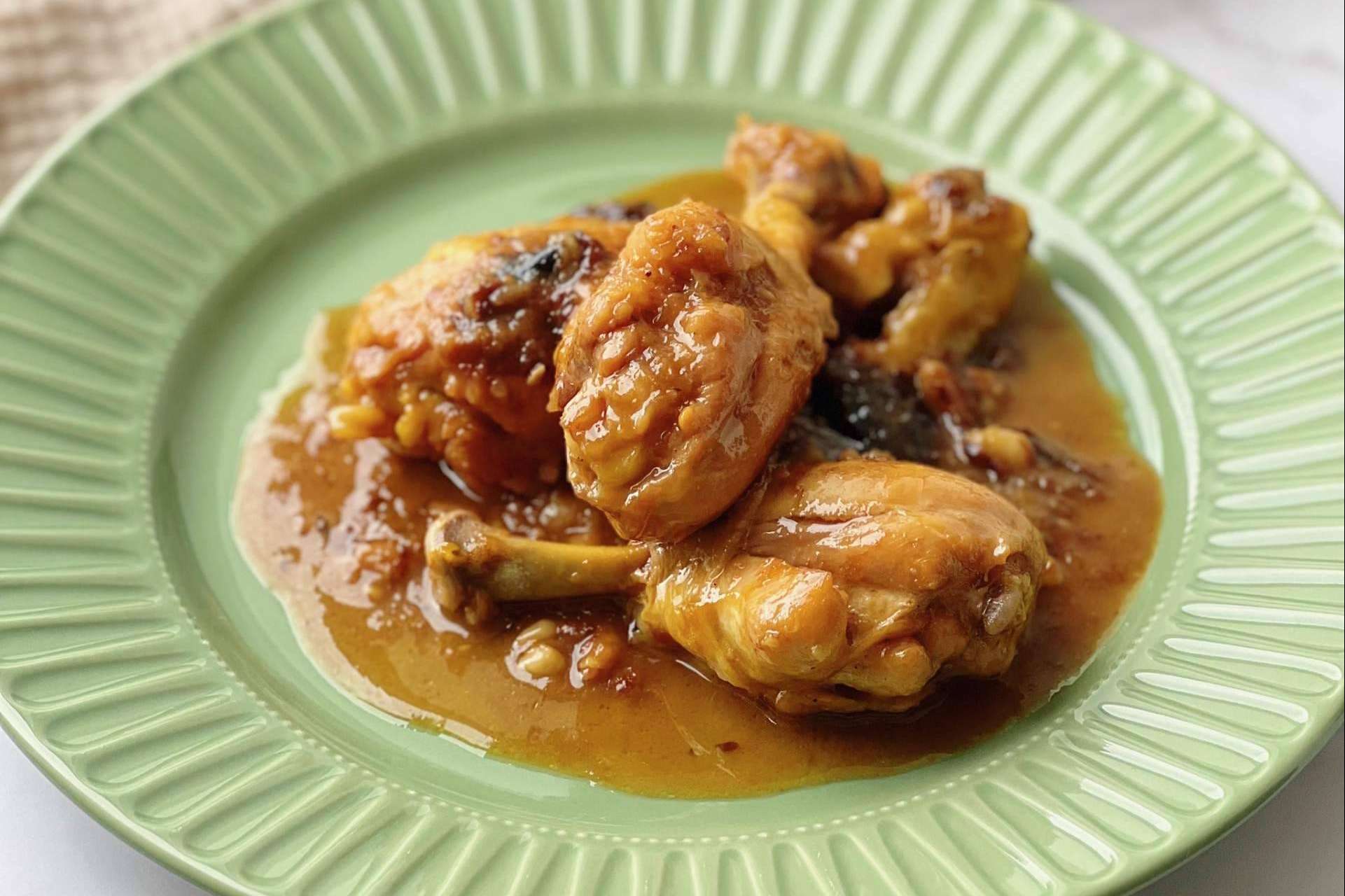 La cocina tradicional para un estilo de vida saludable de Vanessa Venturas, la receta de pollo con ciruelas