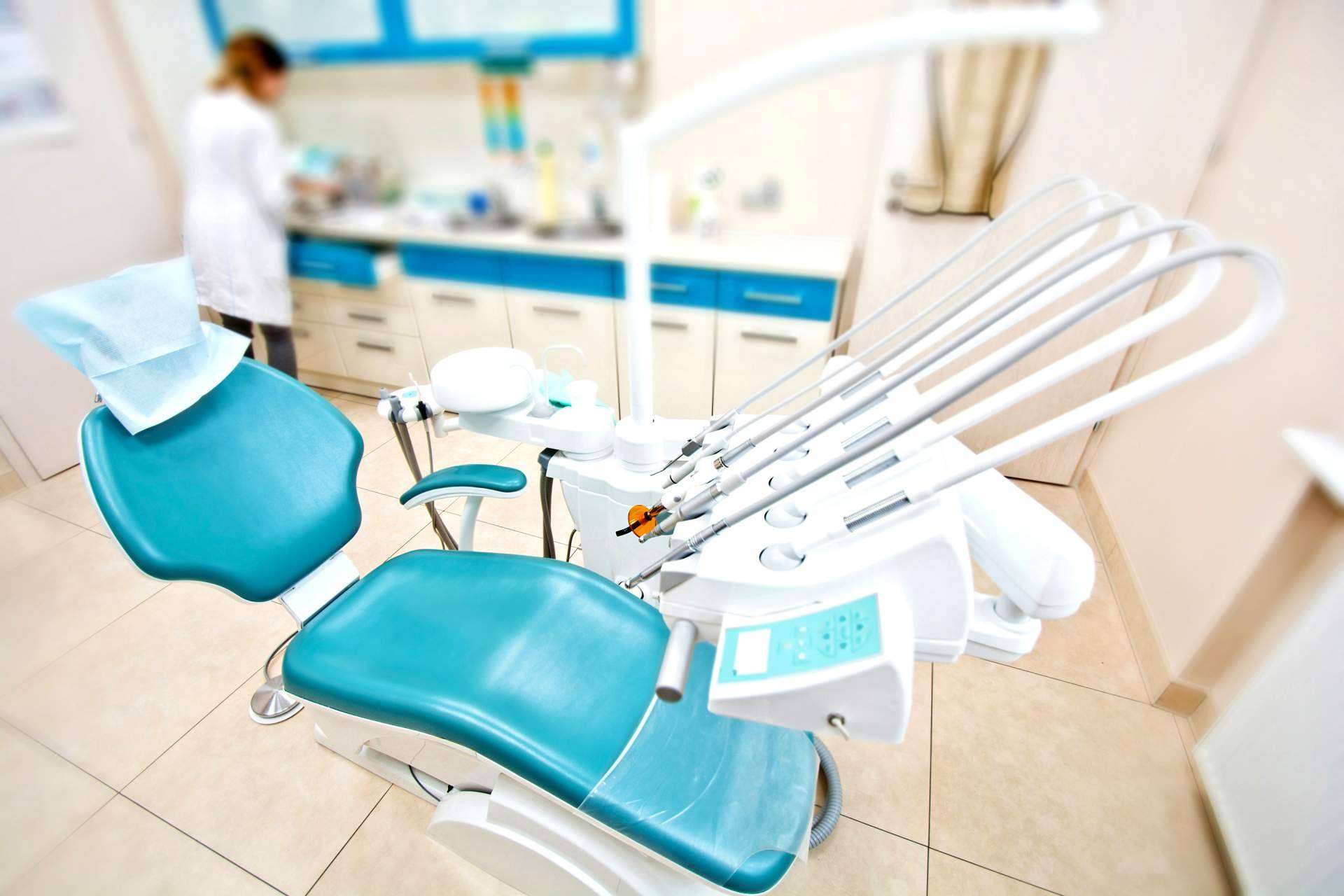 Los turistas que viajan para realizarse tratamientos dentales son acogidos en la Clínica Dental Delgado