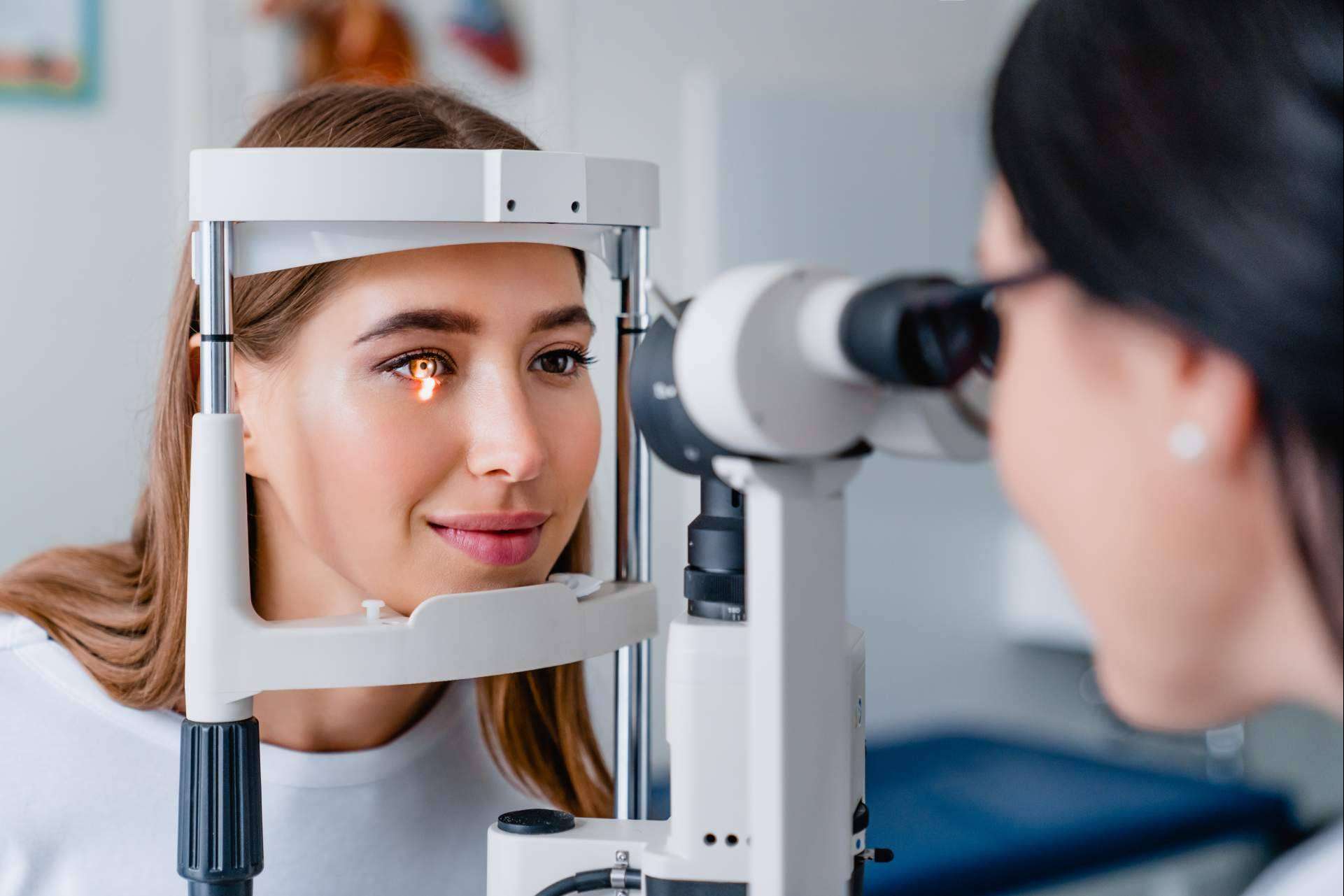 El Departamento de Oftalmología del Instituto Universitario Dexeus ofrece a sus pacientes uno de los mejores servicios de oftalmólogo en Barcelona