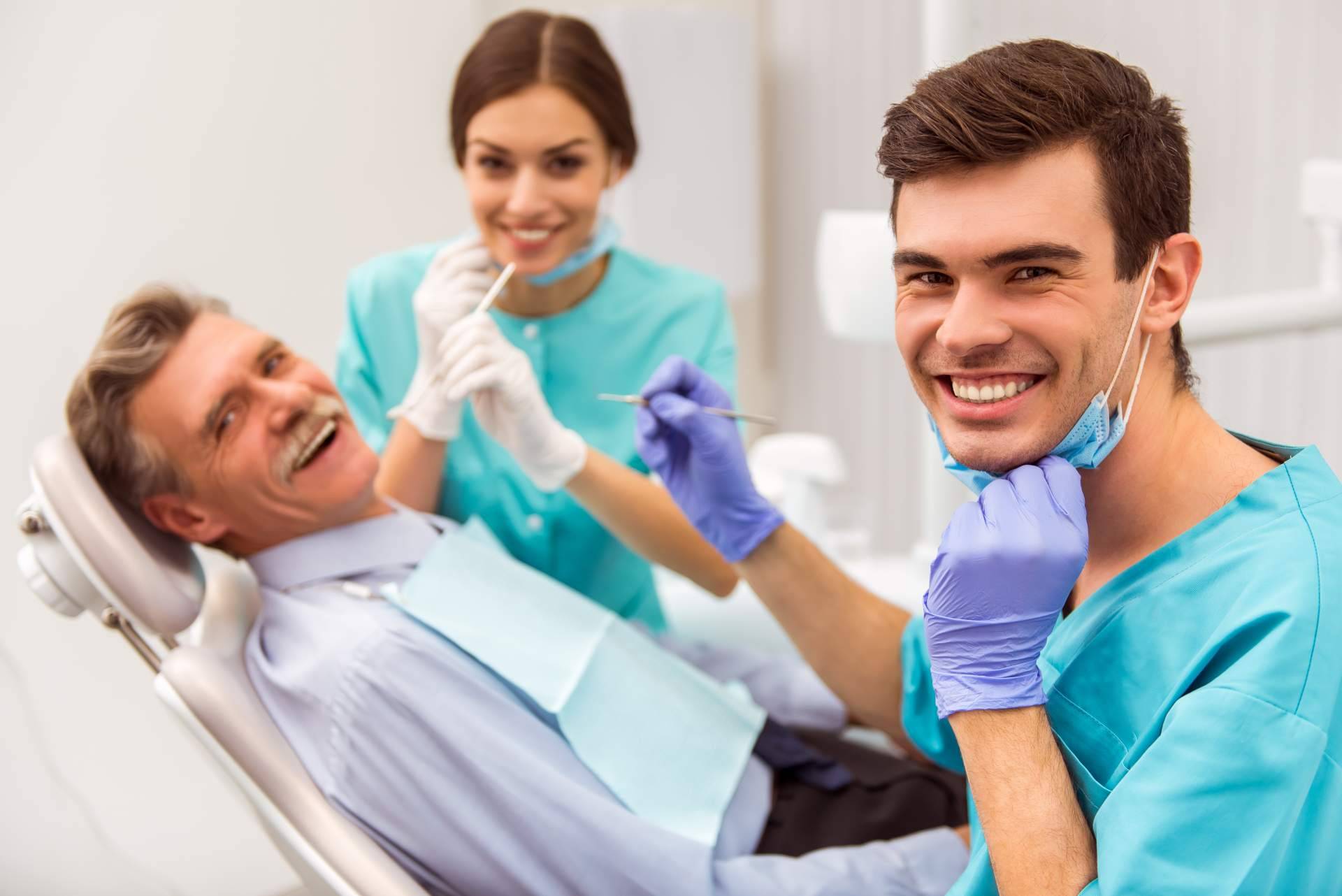 Carillas dentales Valencia, por la clínica dental Bucalia
