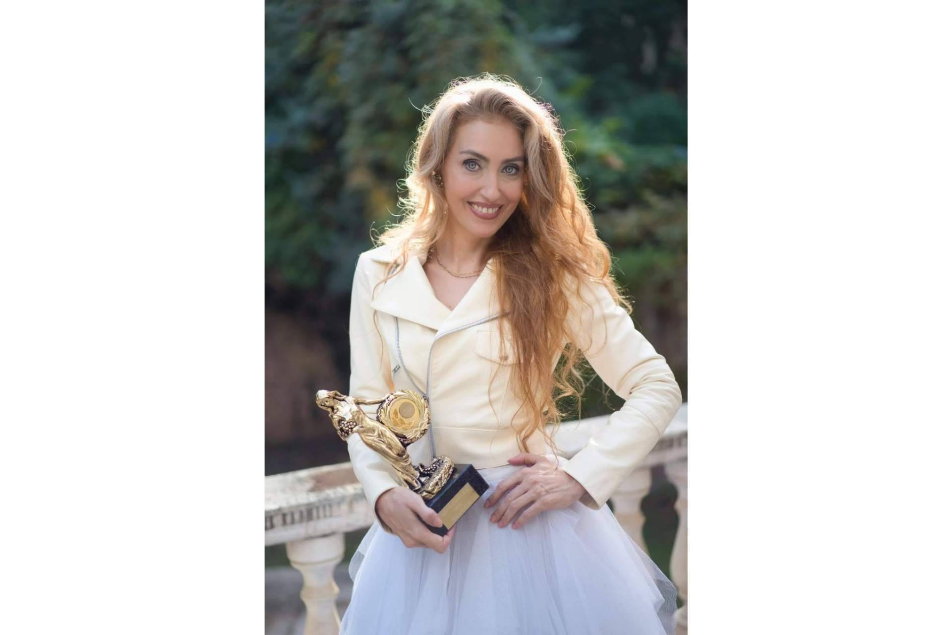 Presentación del proyecto solidario 'El Armario de Miriam Victoria' de Miriam Victoria, que recibe el premio Oriana a la cultura 2022