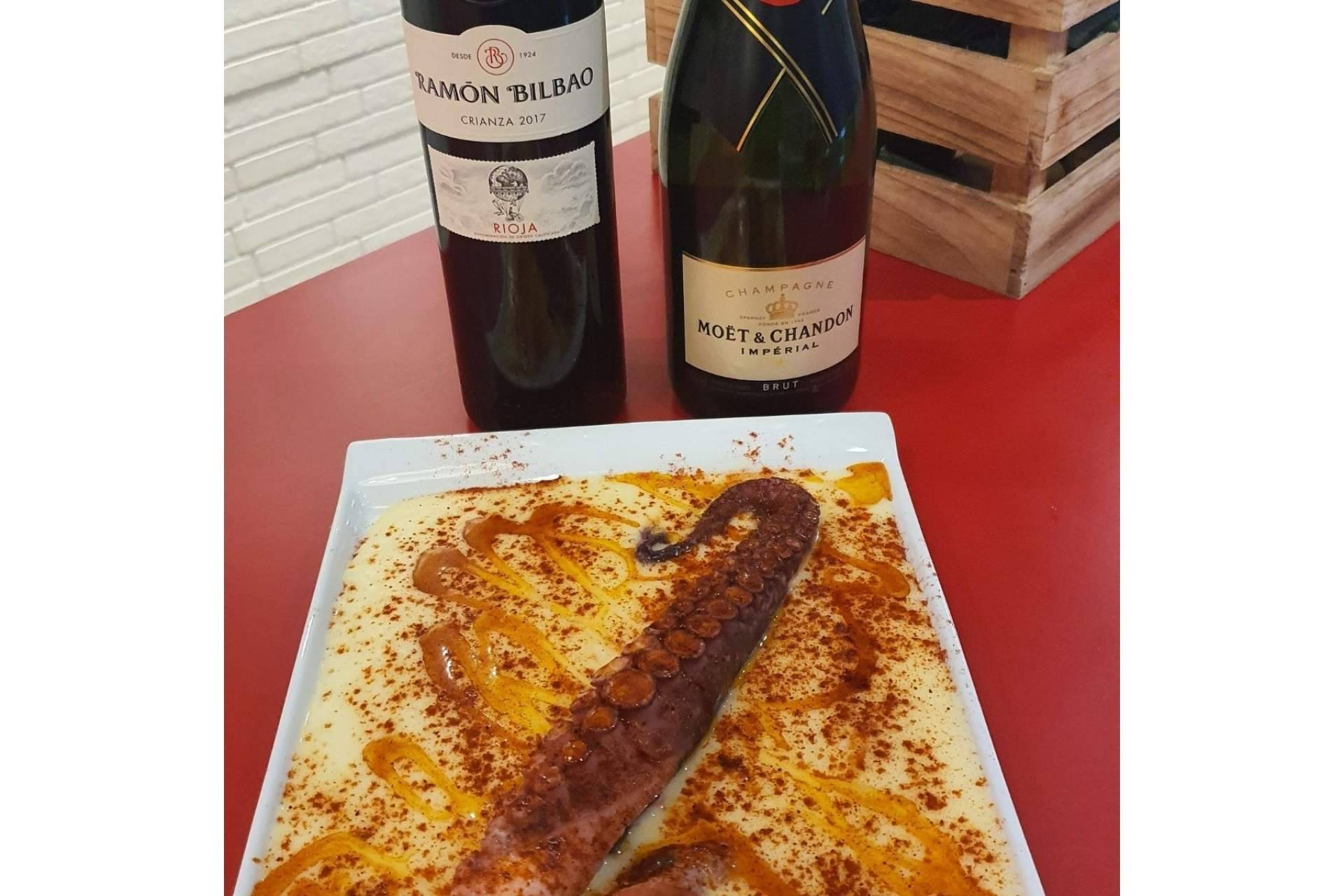 La Taberna Casera y su sangría de cava premiada por catadores reconocidos
