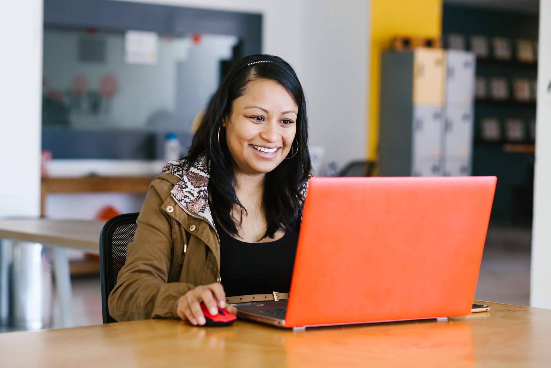 Autoescuelas 2000 y las ventajas de poder realizar la teórica online