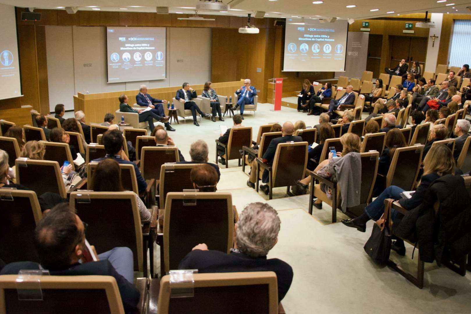 DCH e IESE organizan el Diálogo entre CEOs y Directivos de Capital Humano, que premia en su octava edición al Dr. Juan Abarca, Presidente de HM Hospitales