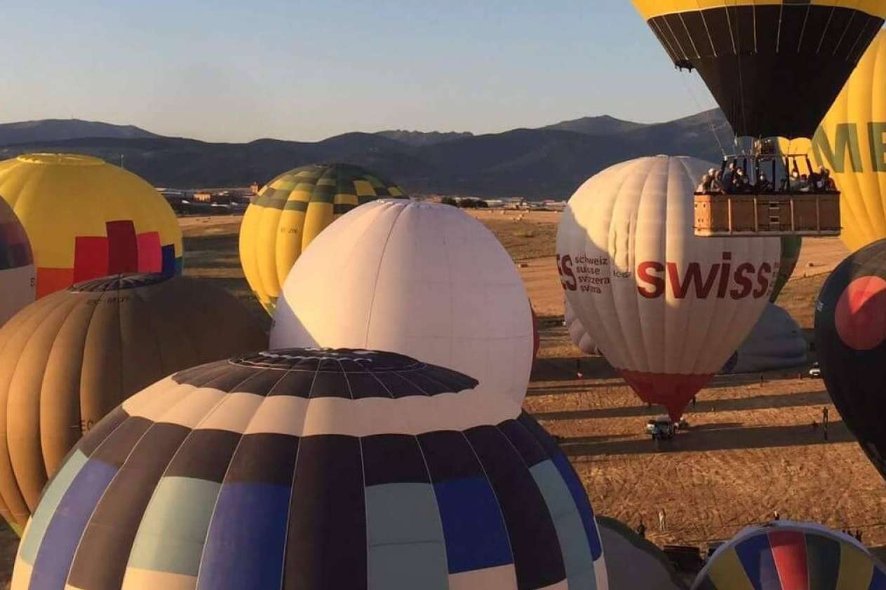 Disfrutar de la experiencia de viajar en globo aerostático con EoloFLY