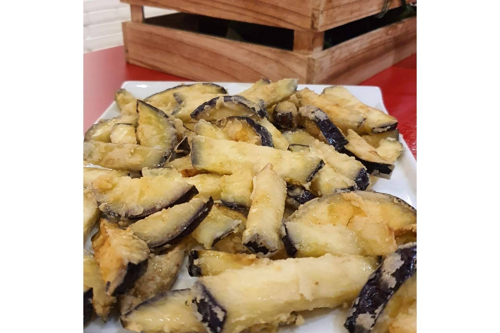 La bandeja de fritura y marisco es la gran especialidad del restaurante valenciano La Taberna Casera