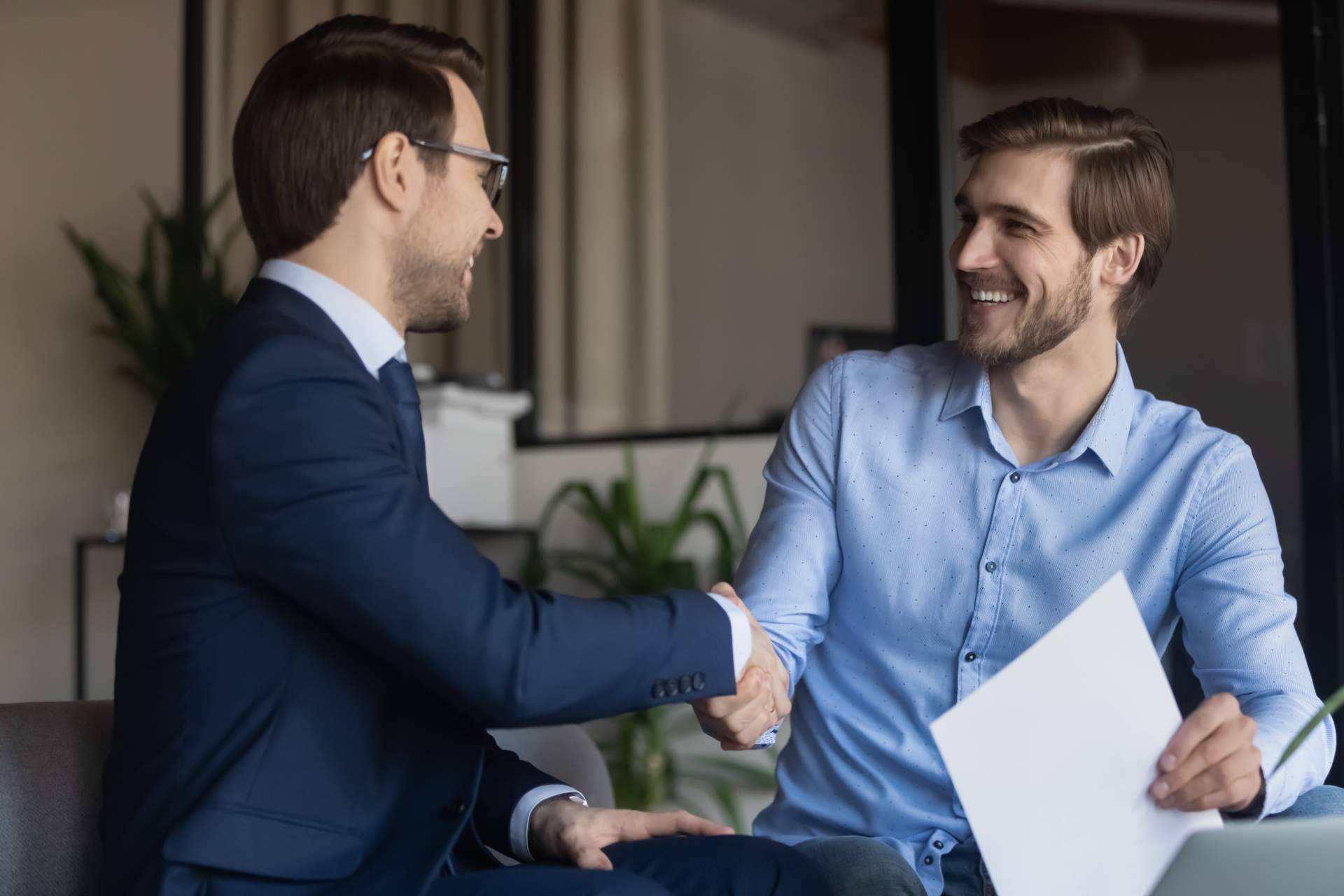 Aspectos que considerar al contratar comerciales autónomos, por NOVI mentor club
