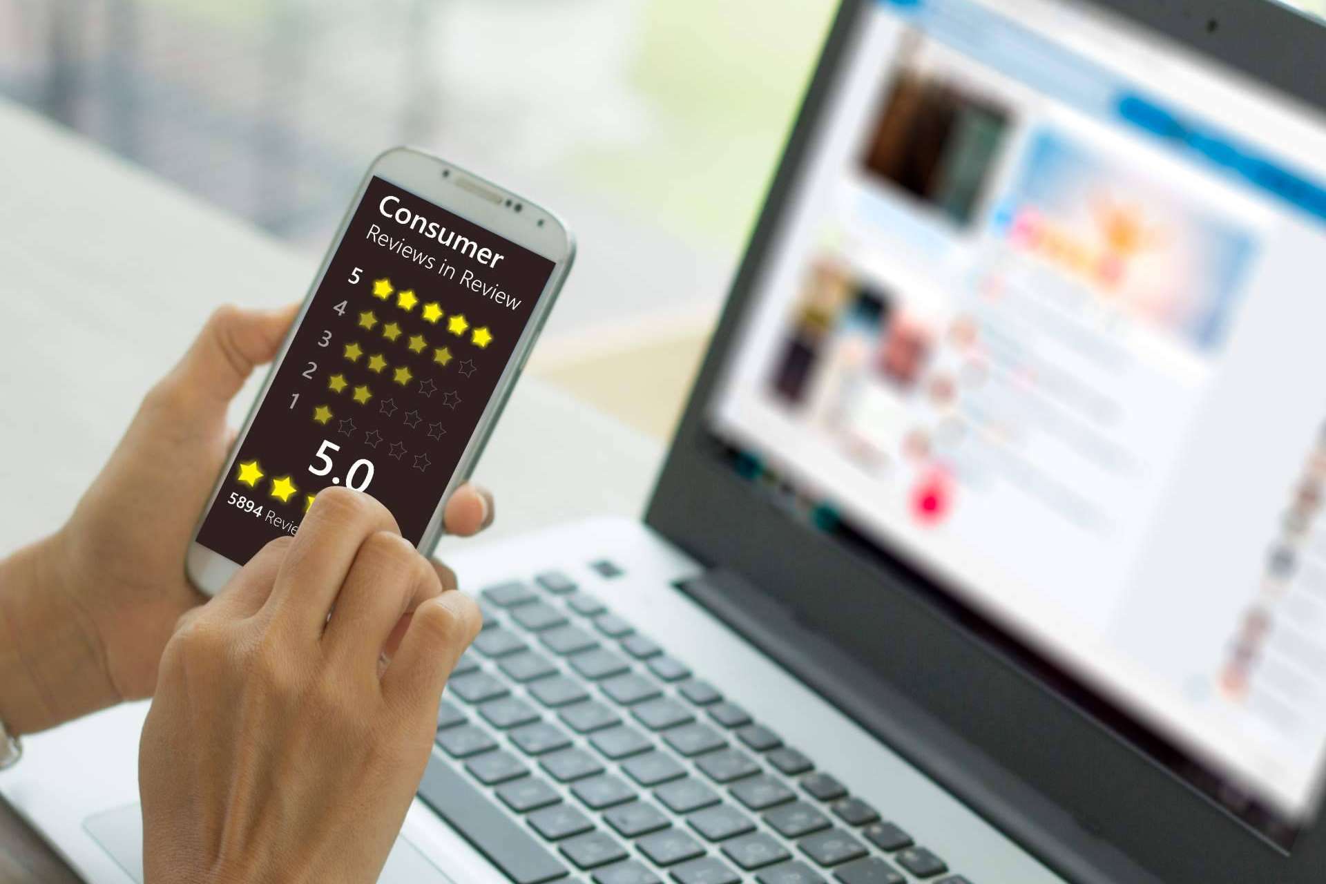 ¿En qué sitios verifican los clientes si una empresa es fiable antes de comprar?