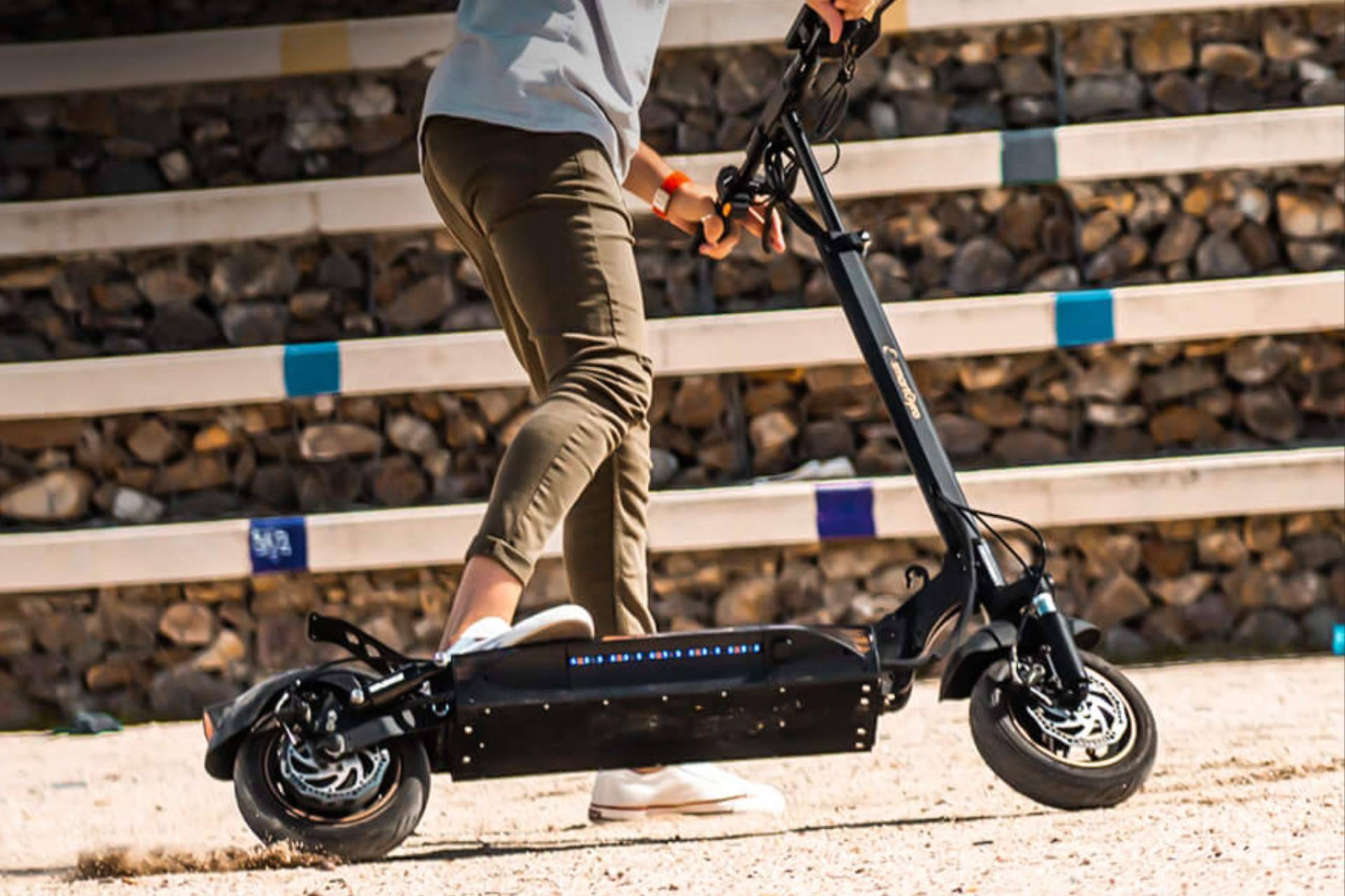 Regalar un patinete eléctrico para navidades con HTO Urban Mobility