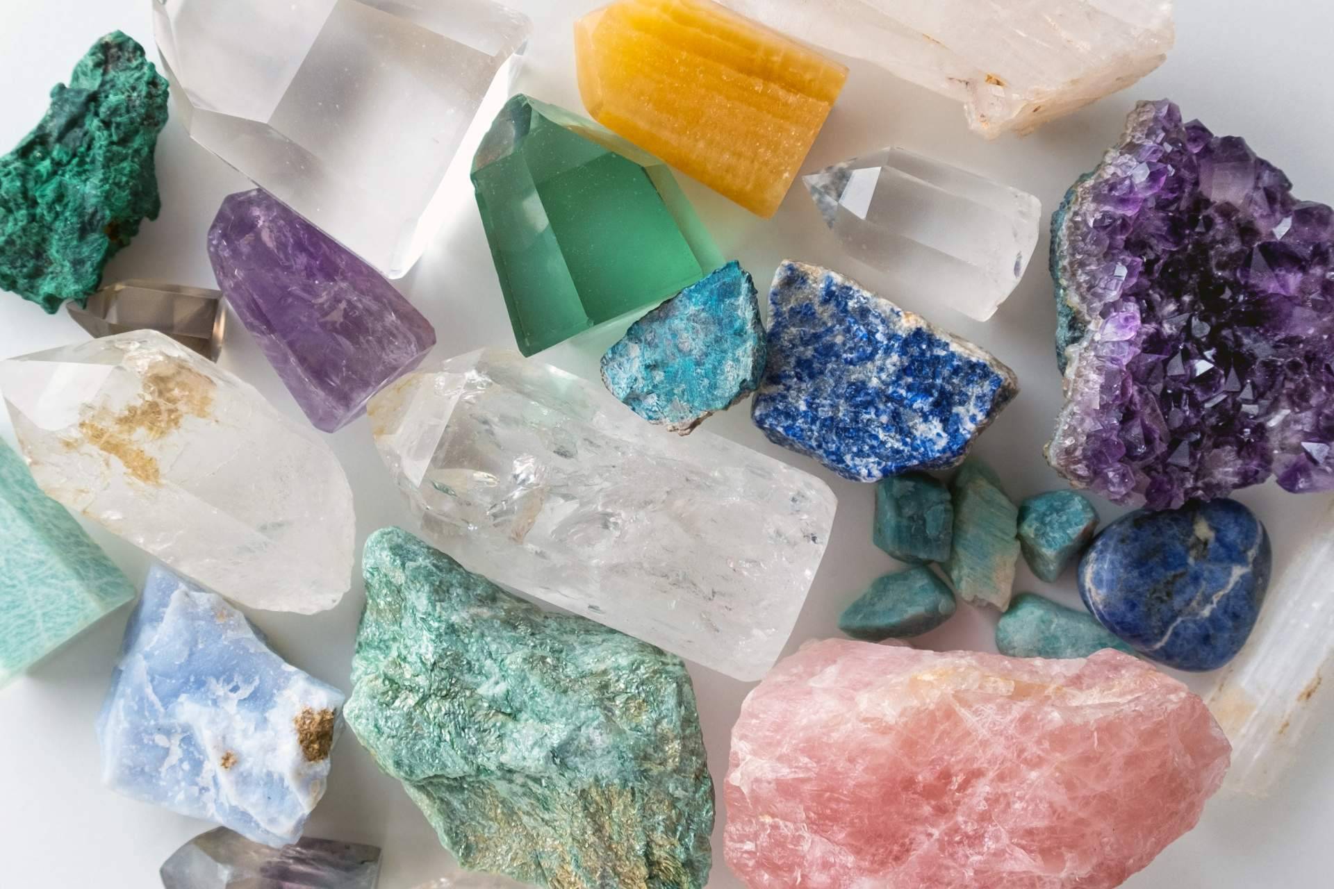 Regalar gemas protectoras a un ser querido con Tierra de Gemas