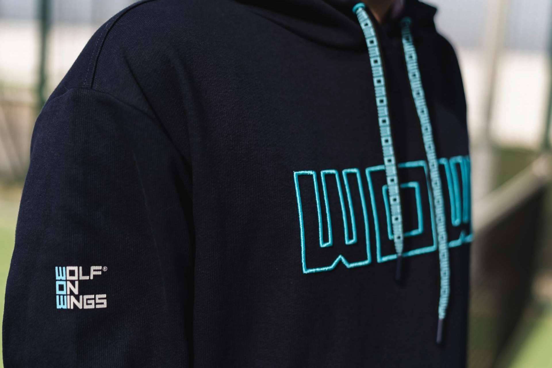La revolución en el pádel llega con la moda y el diseño de la nueva marca Wolf on Wings