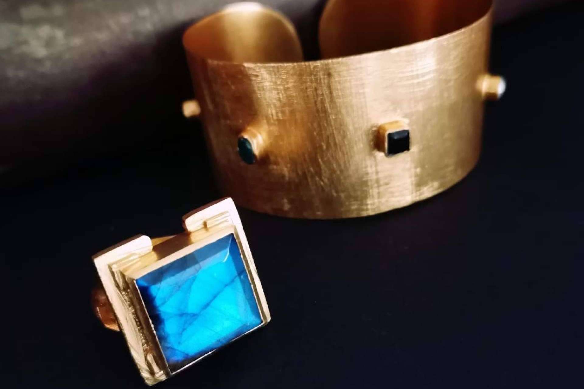 Isabel Lamadrid propone regalar joyas para estas navidades