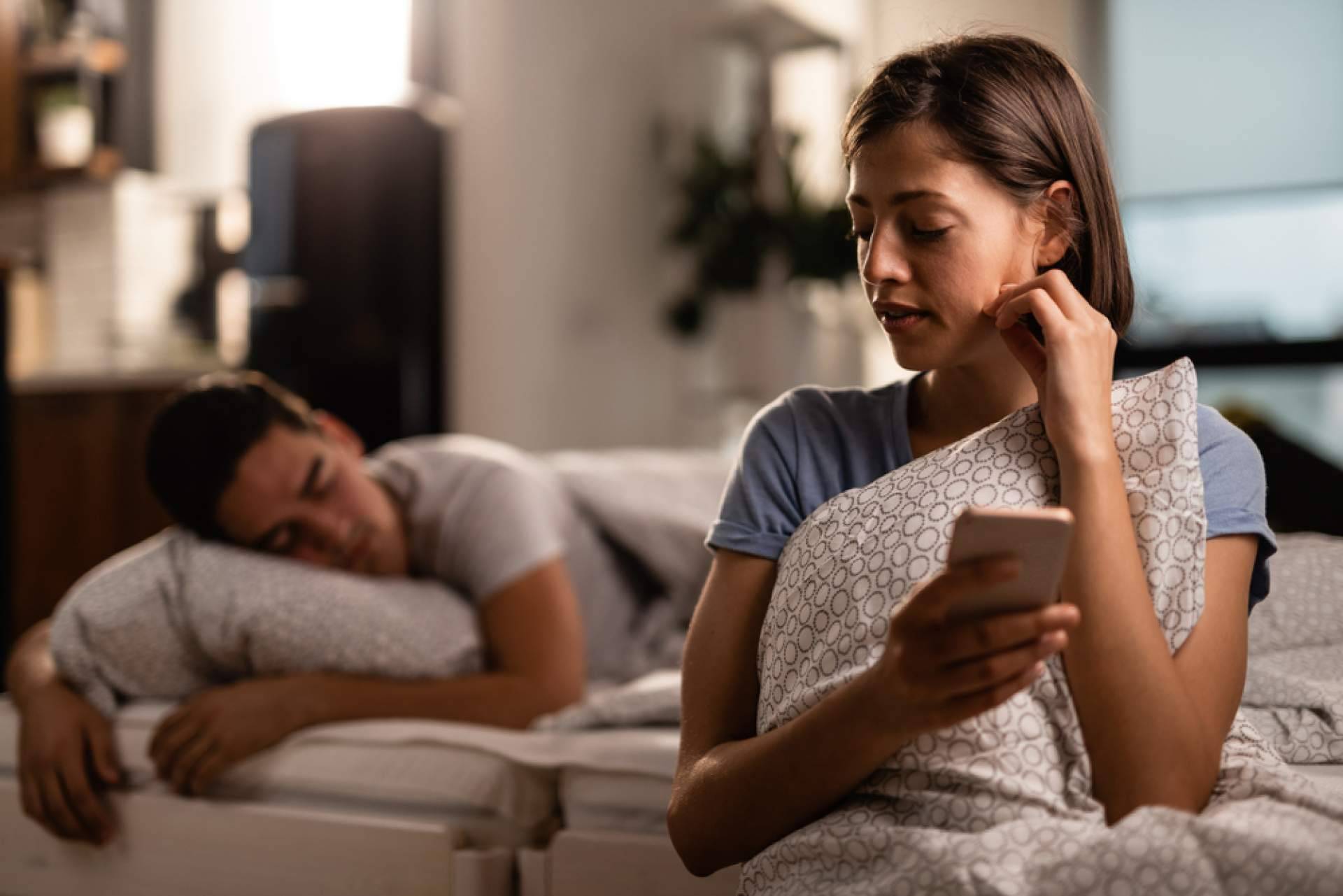 Cómo activar el micrófono de otro móvil a distancia, con SPYPHONE