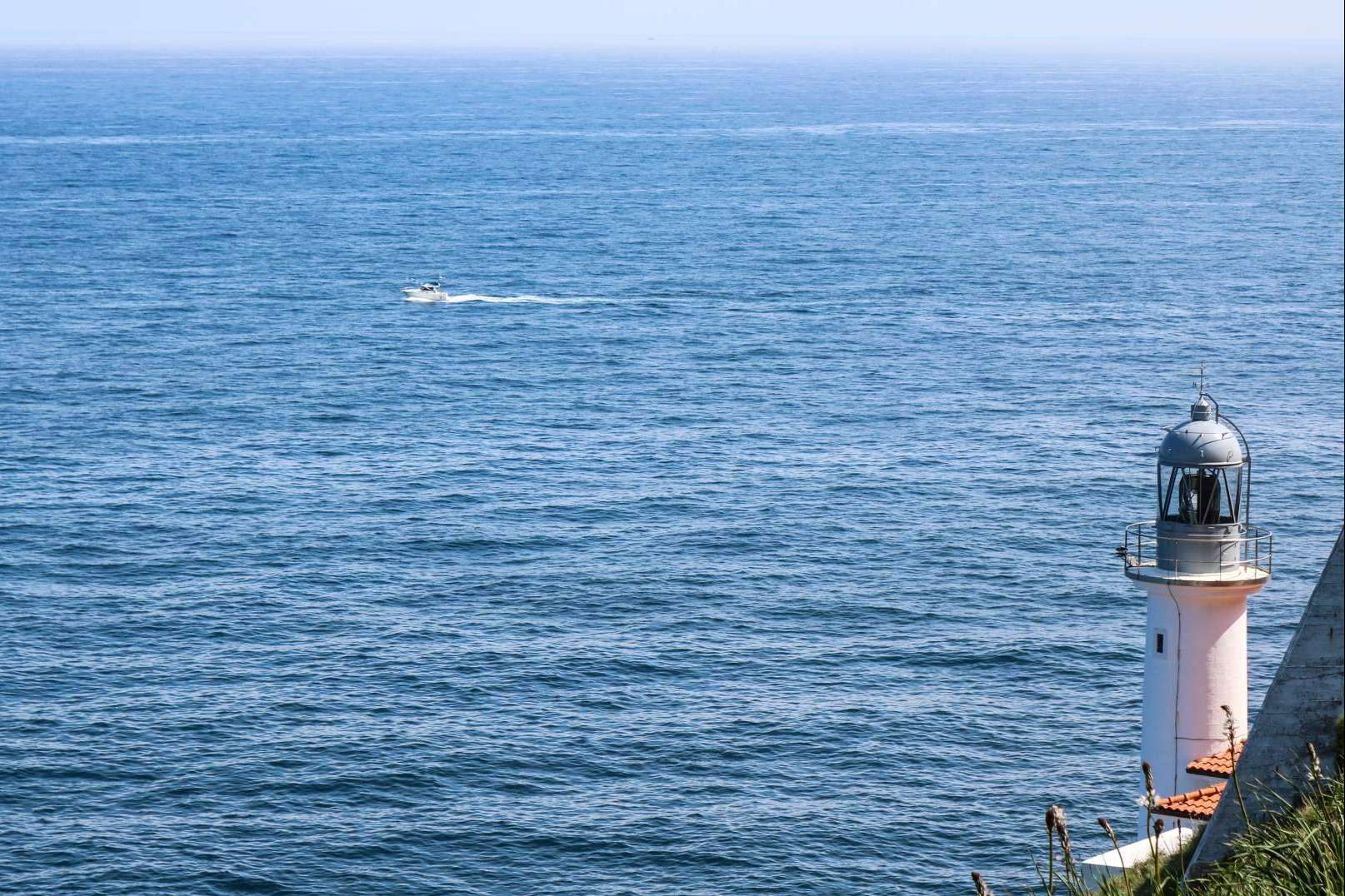 ¿Por qué hacer surf en Santoña?, según Watsay