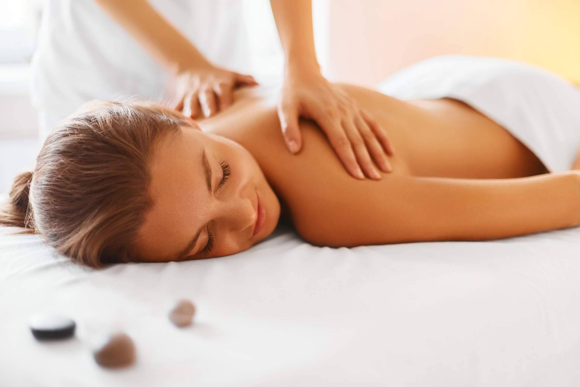 Disfrutar de masajes en Tarragona de la mano del equipo de Massagium Wellness