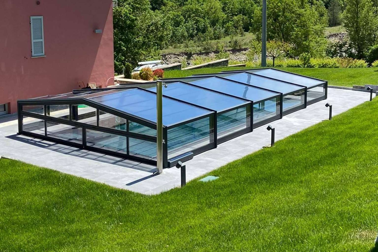 Comprar excelentes cubiertas para piscinas enterradas con el catálogo de COVERTTO