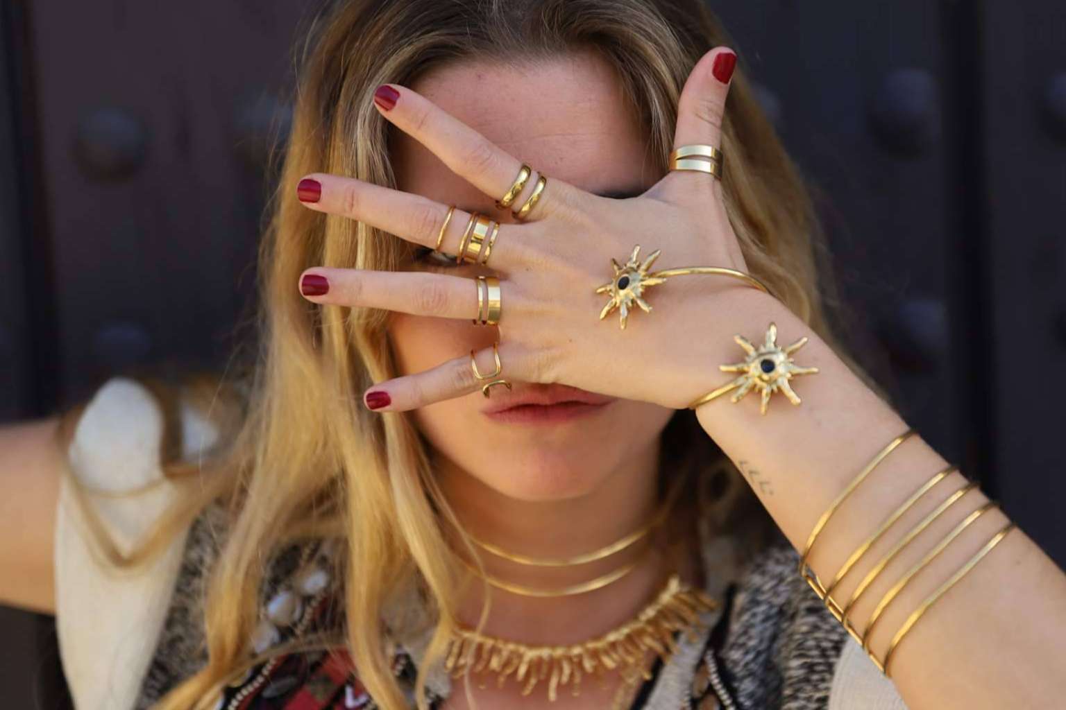 Combinación y mezcla de collares, la tendencia en joyas que no pasa de moda con Trepillé