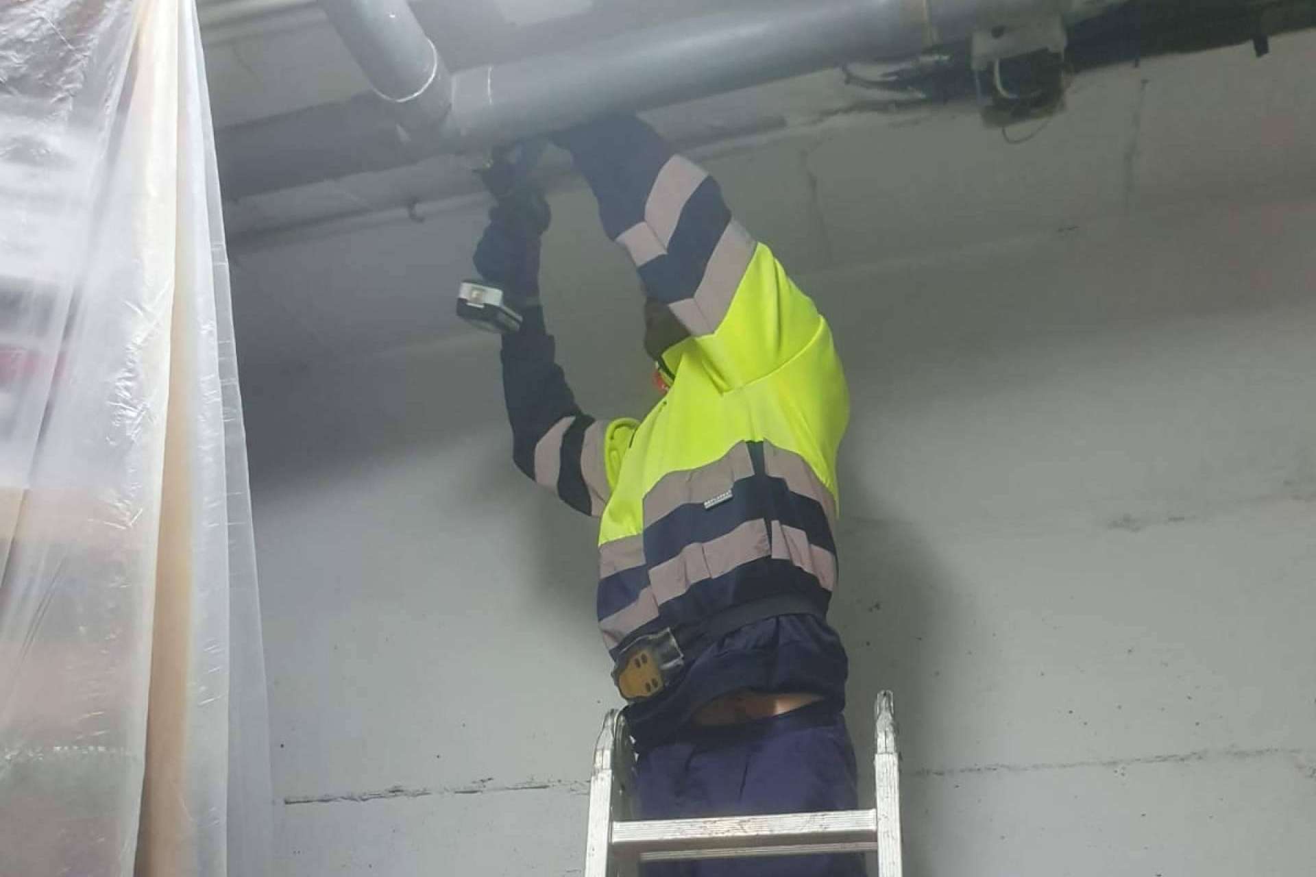 Rey Tuberías explica dónde obtener un servicio de desatoro 24h en Málaga