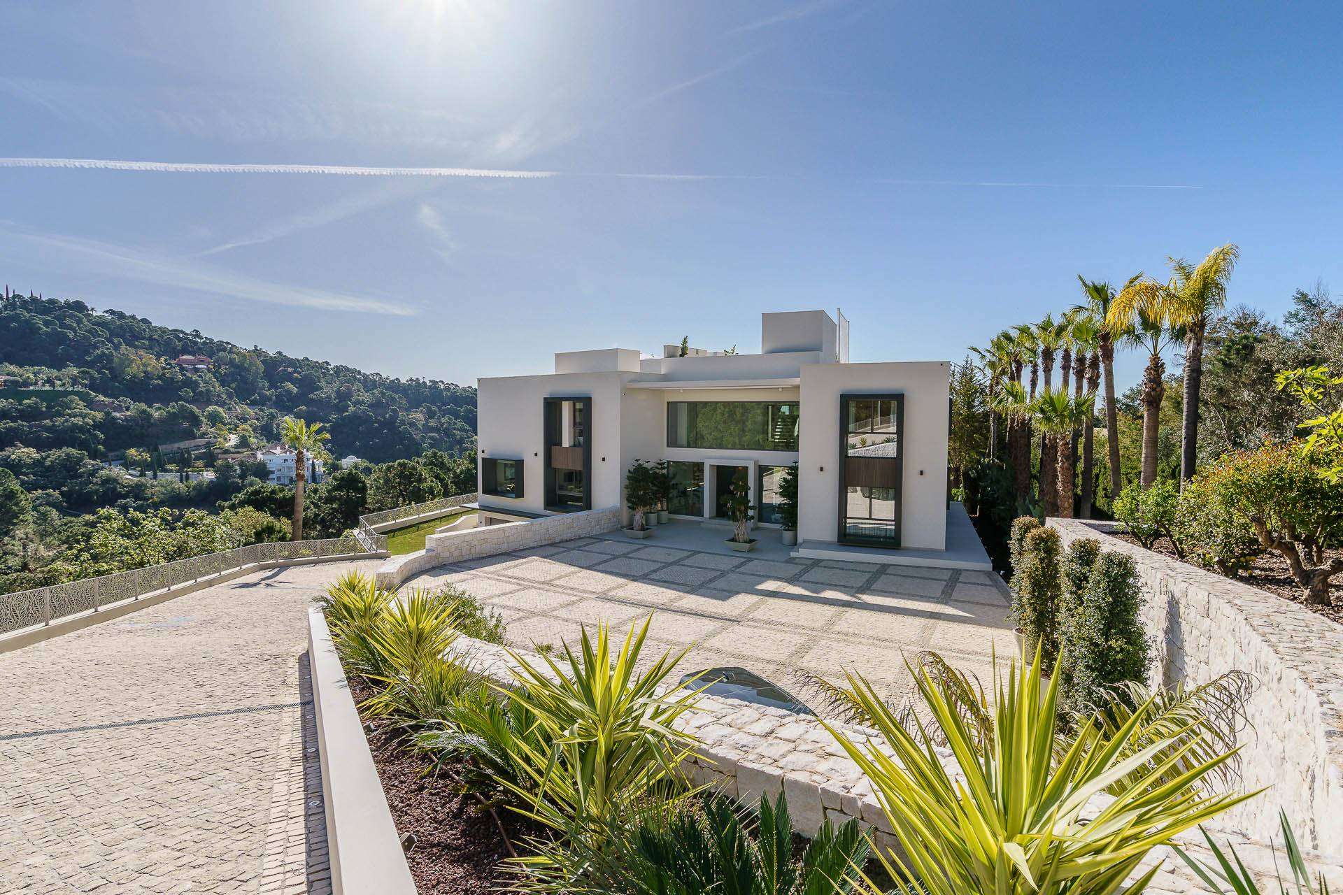 Zeuthen & Company incluye en su catálogo villas de lujo en La Zagaleta, Marbella, uno de los complejos inmobiliarios más lujosos de Europa