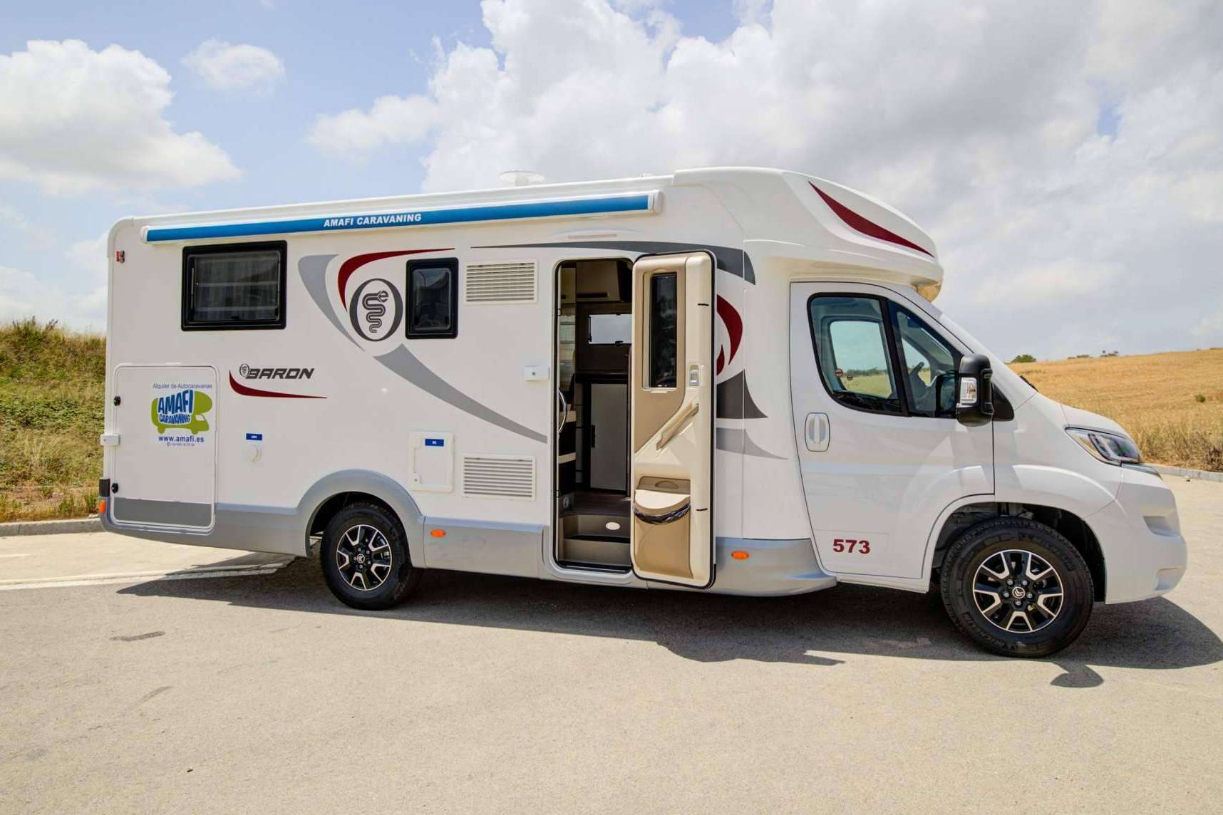 Alquiler de autocaravanas con un servicio todo incluido donde no hay sorpresas de último momento, con Amafi Caravaning