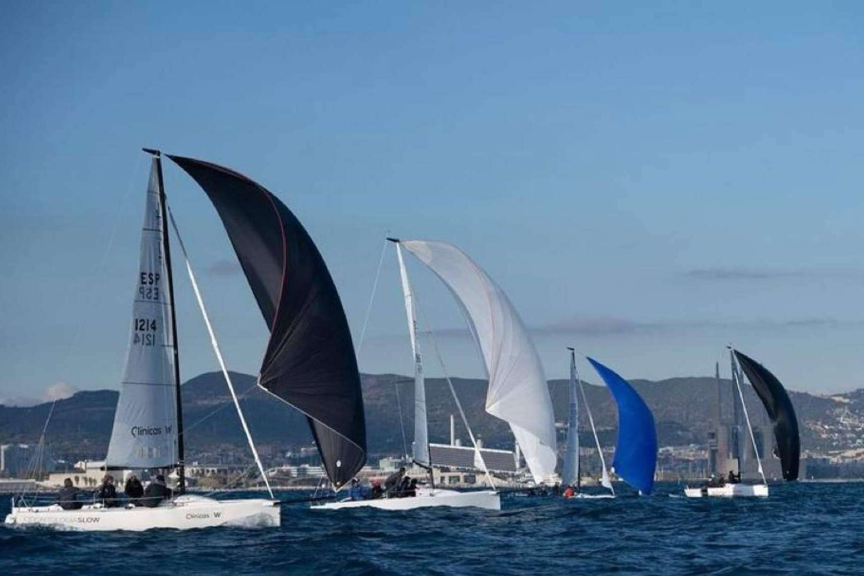 Clínicas W sigue en el podio de las Barcelona Winter Series de J70