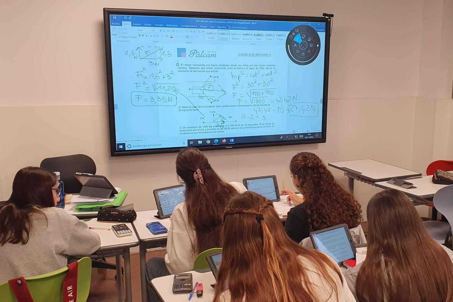 El colegio concertado Barcelona, Pàlcam, ofrece una educación secundaria trilingüe