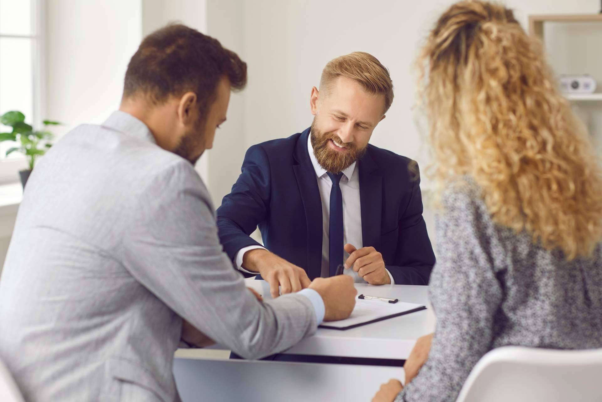 La importancia de contratar a un agente de compradores