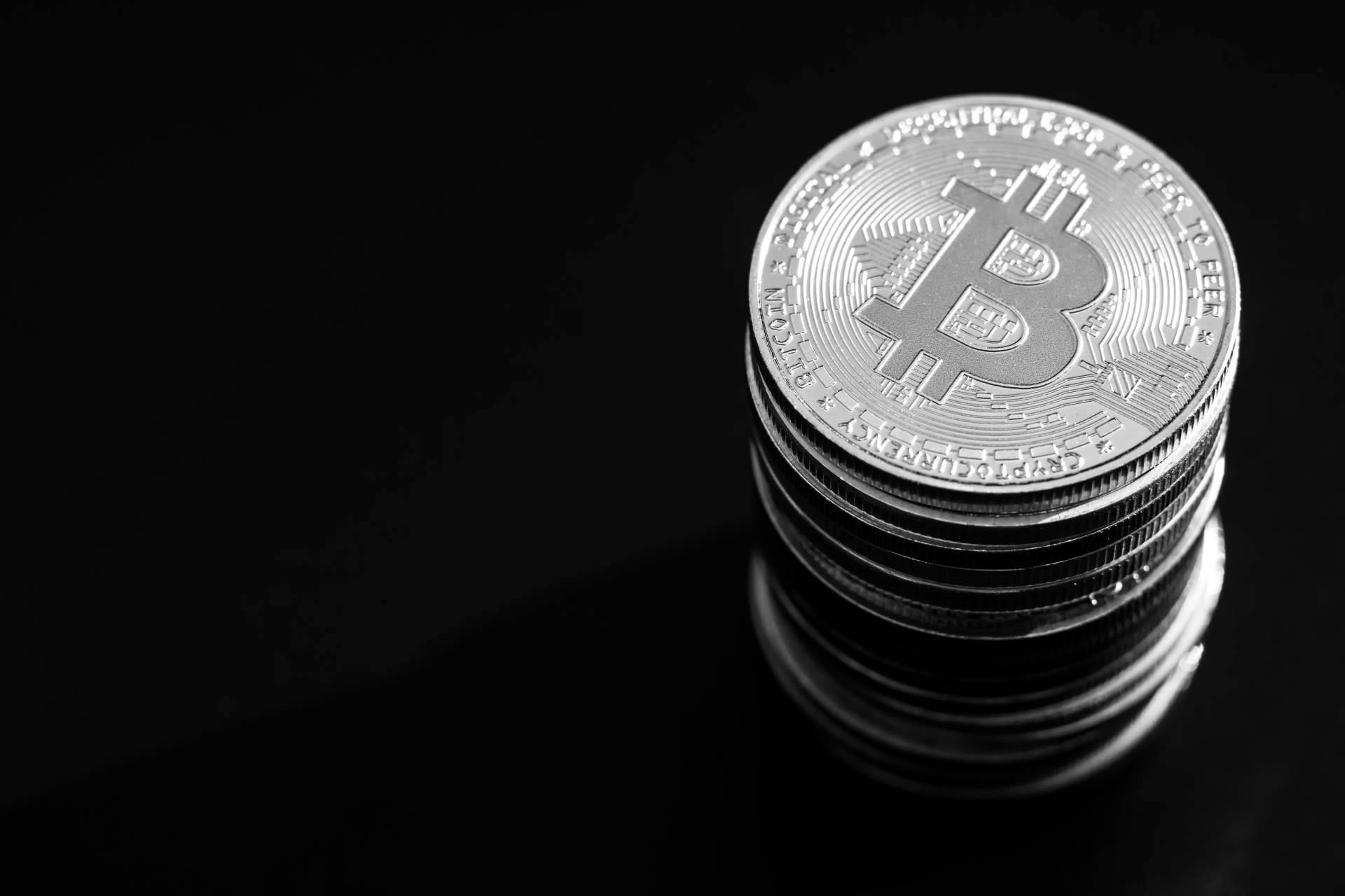 Adquirir criptomonedas de manera automática con bajas comisiones y OTC
