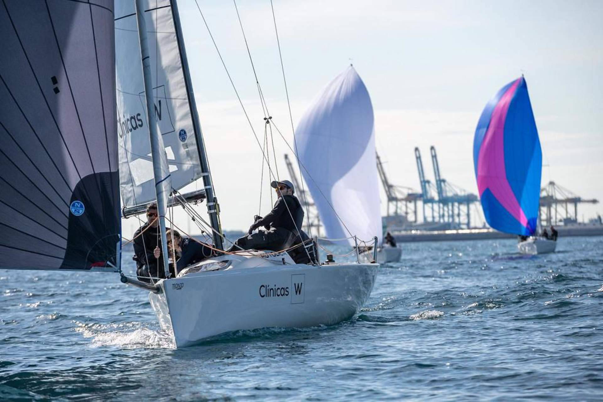 'Clínicas W Sailing Team', triunfa en el último acto de las Barcelona Winter Series de J70