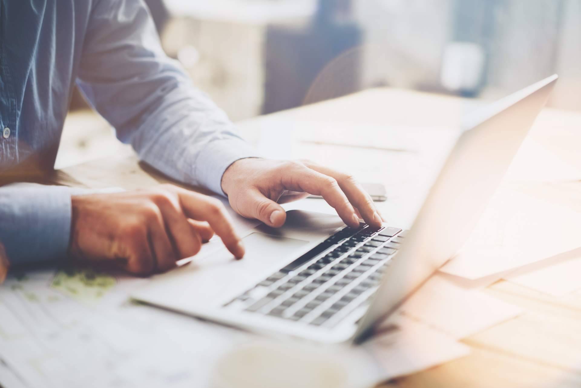 Parafrasear y resumir textos con una herramienta online gratis, Parafrasis.org