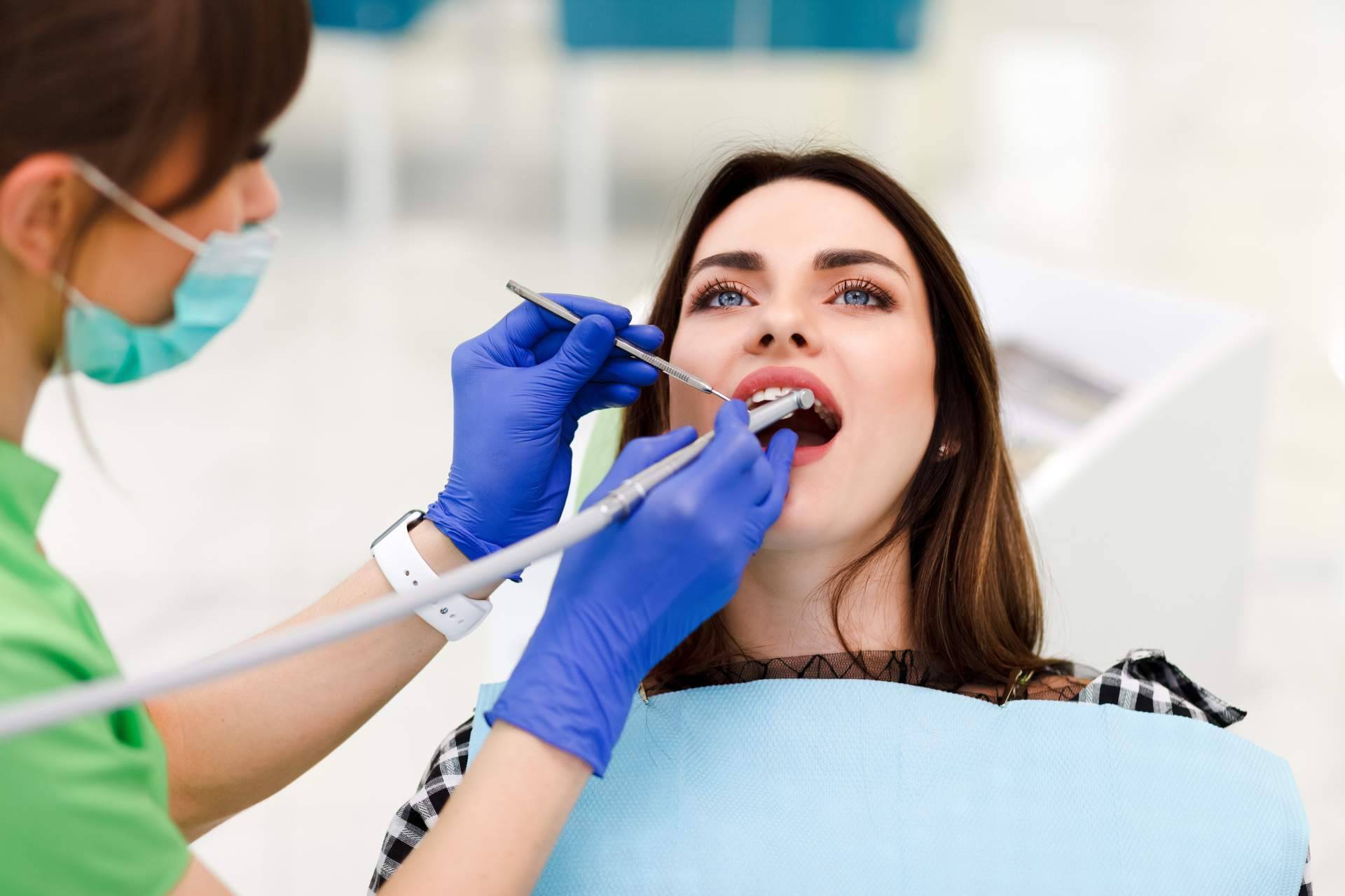 Microcarillas dentales sin tallado, todo lo que se debe saber acerca de este tratamiento de estética dental