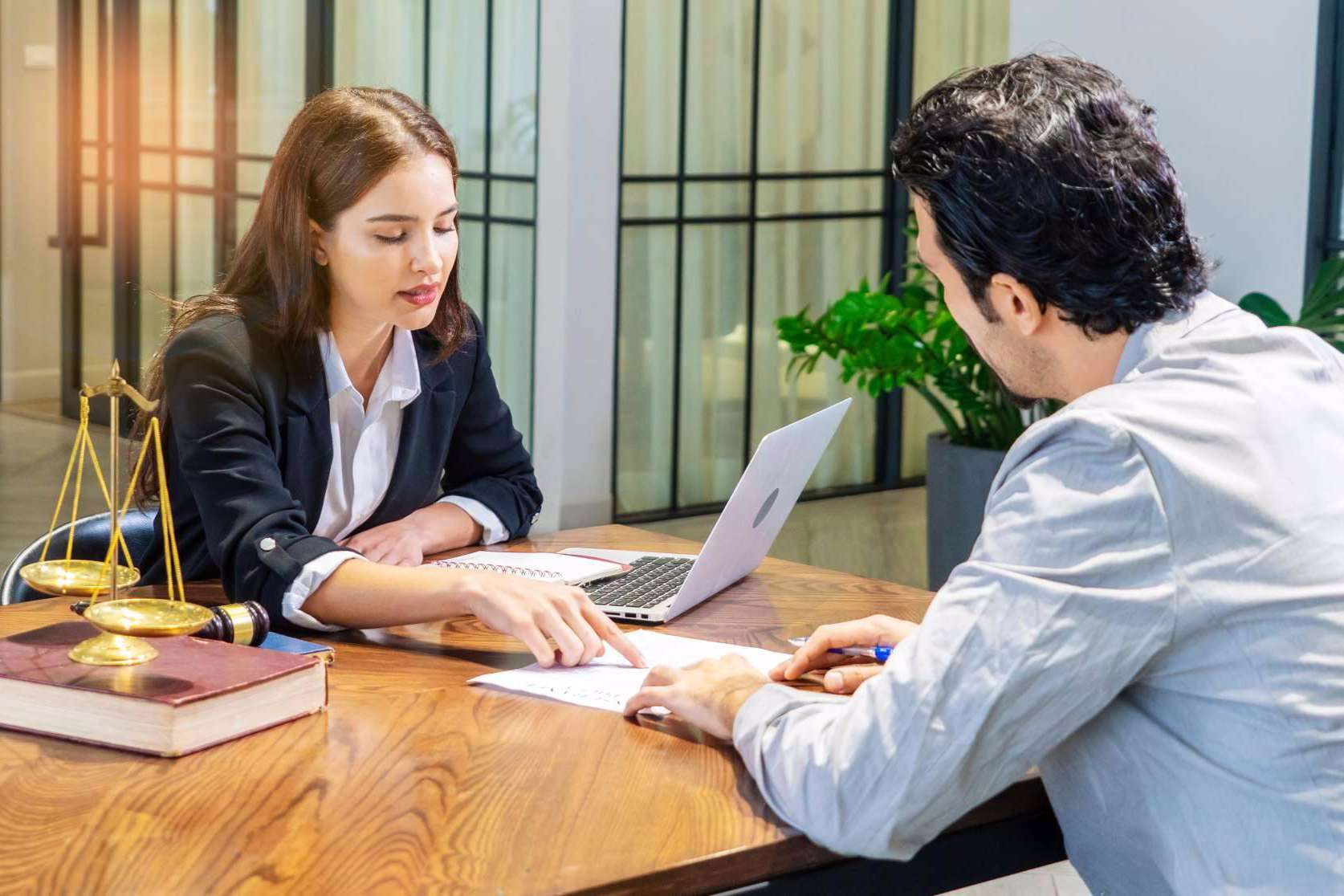 Servicio de Bazán Abogados para el contrato de ejecución de obra