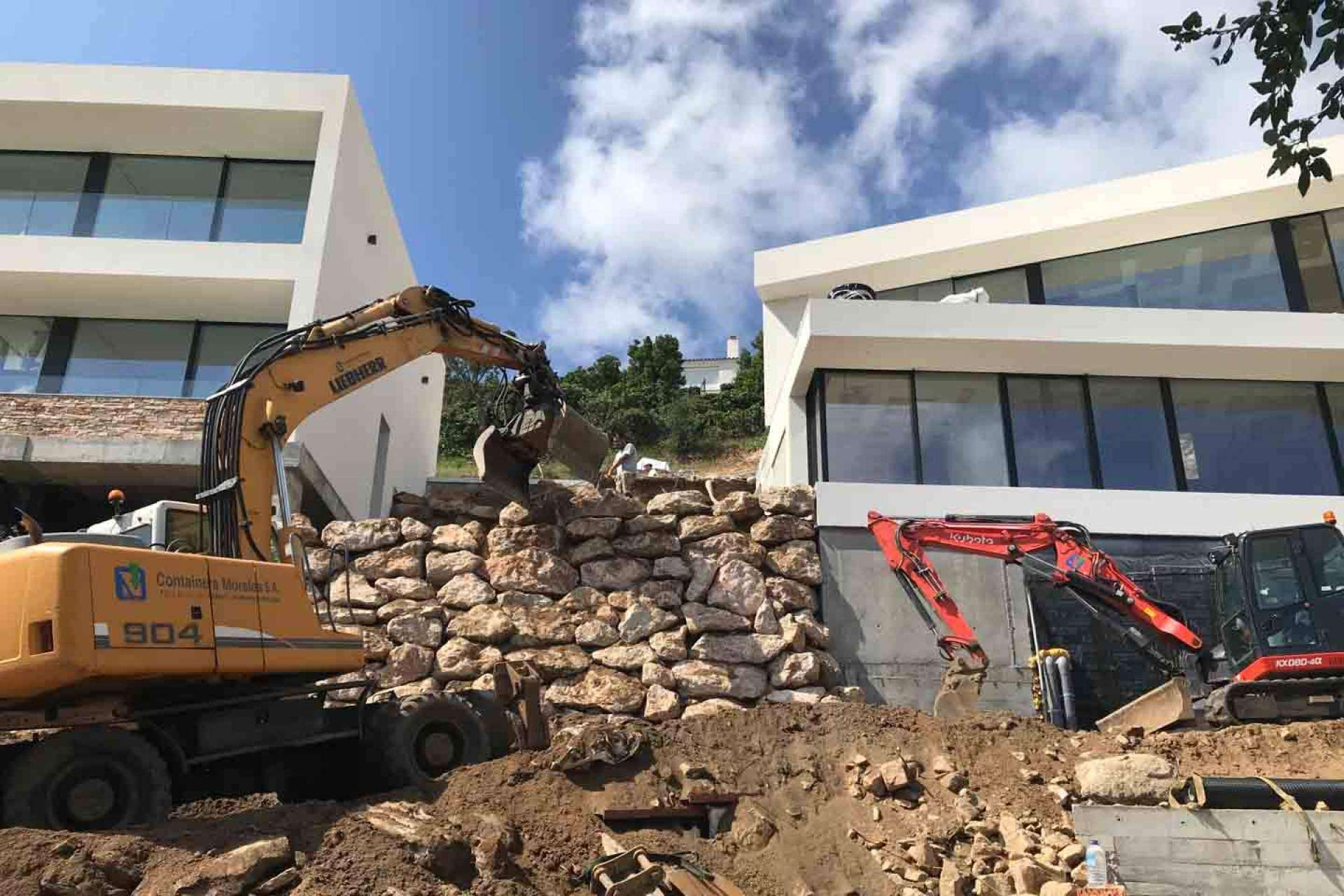 Las claves de los movimientos de tierra en Girona dentro de una obra, por Containers Morales