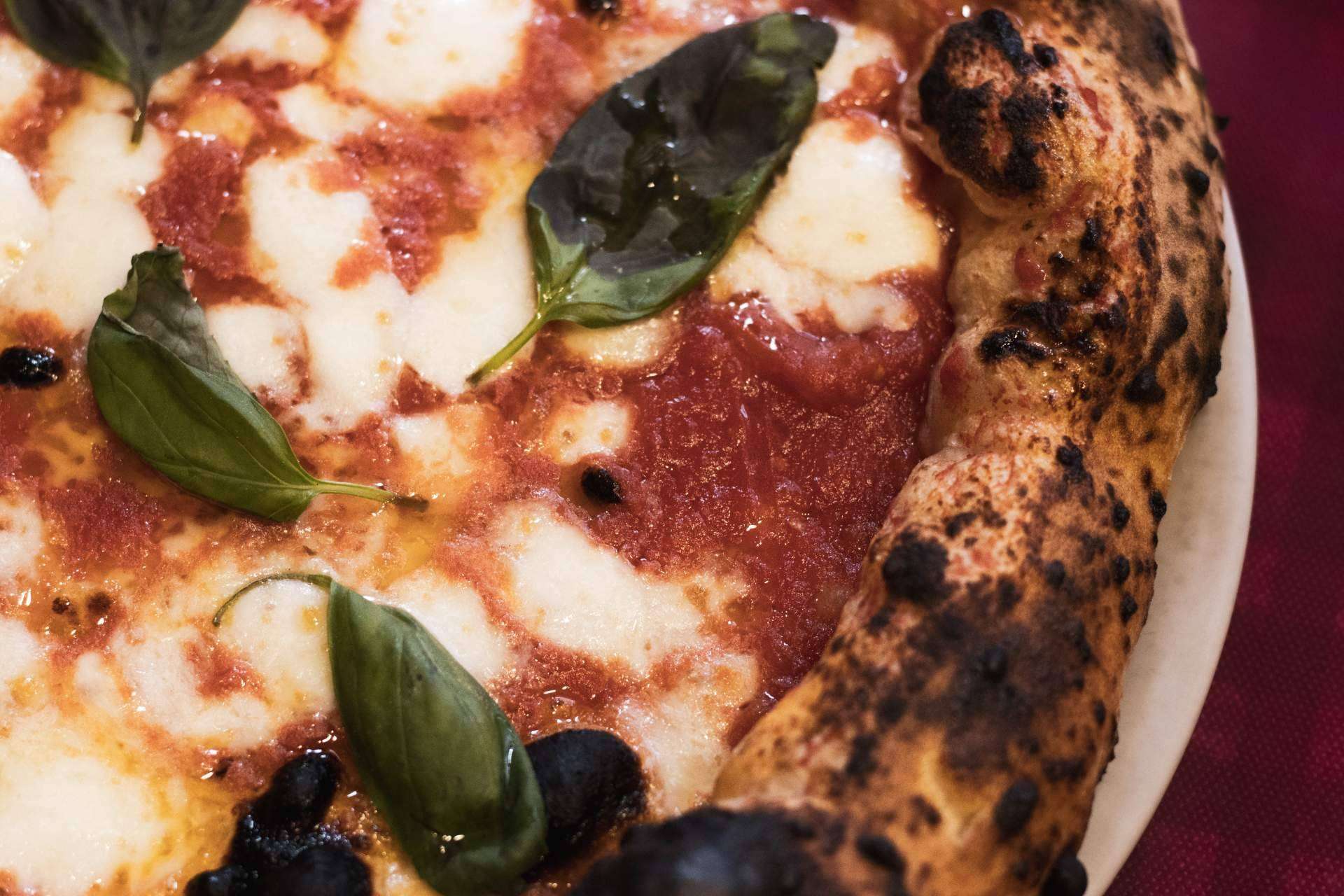 Disfrutar en Spaccanapoli Barcelona de la original pizza napolitana