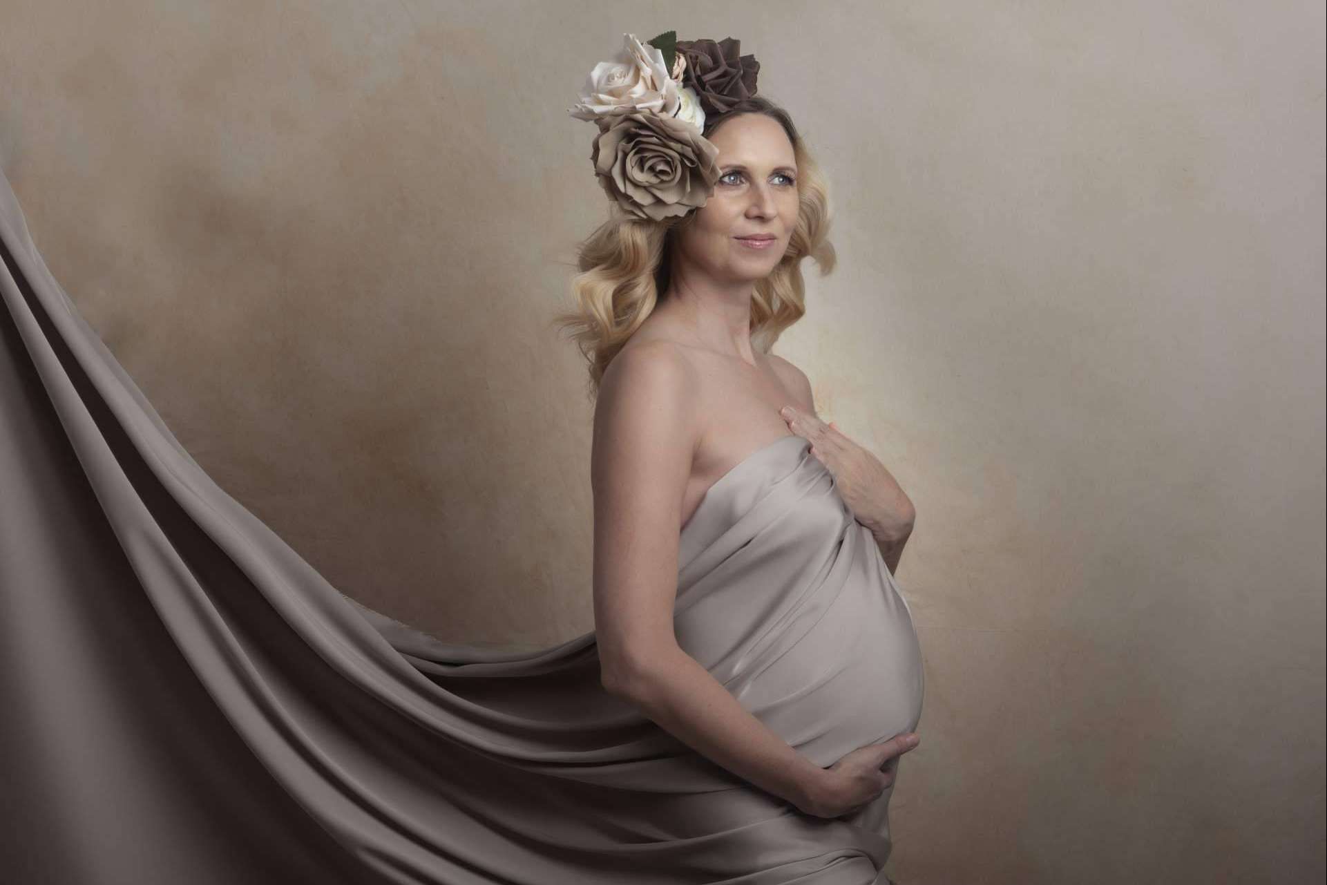 Fotografías artísticas para embarazadas, con la profesional Eva Ortiz
