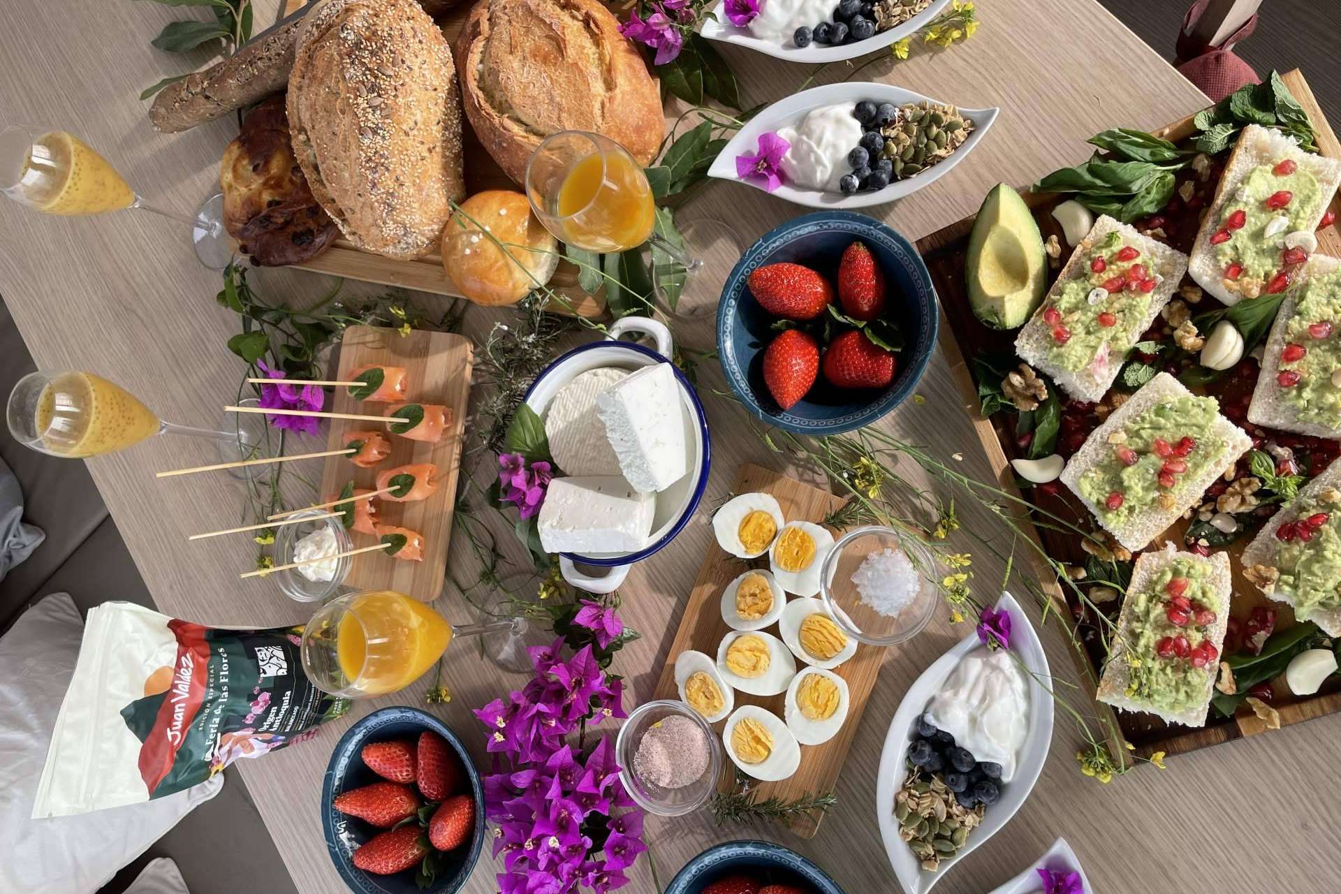 Disfrutar de un brunch en barco en Barcelona, de la mano de Sondevela