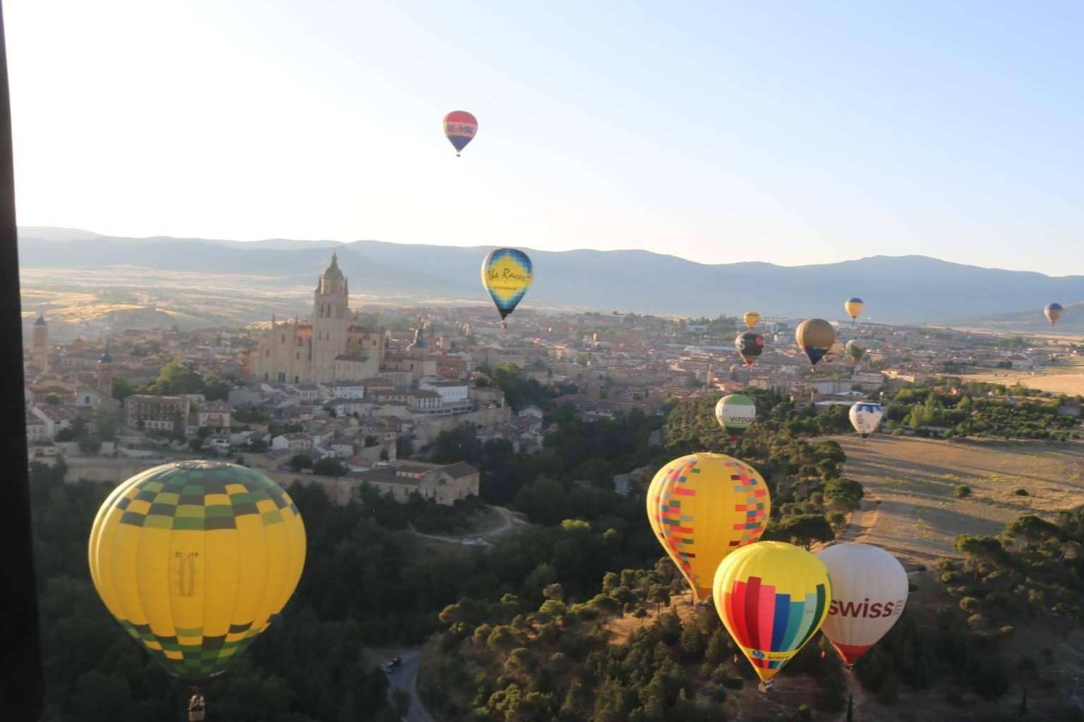 Los 5 mejores viajes en globo del mundo; uno está aquí al lado
