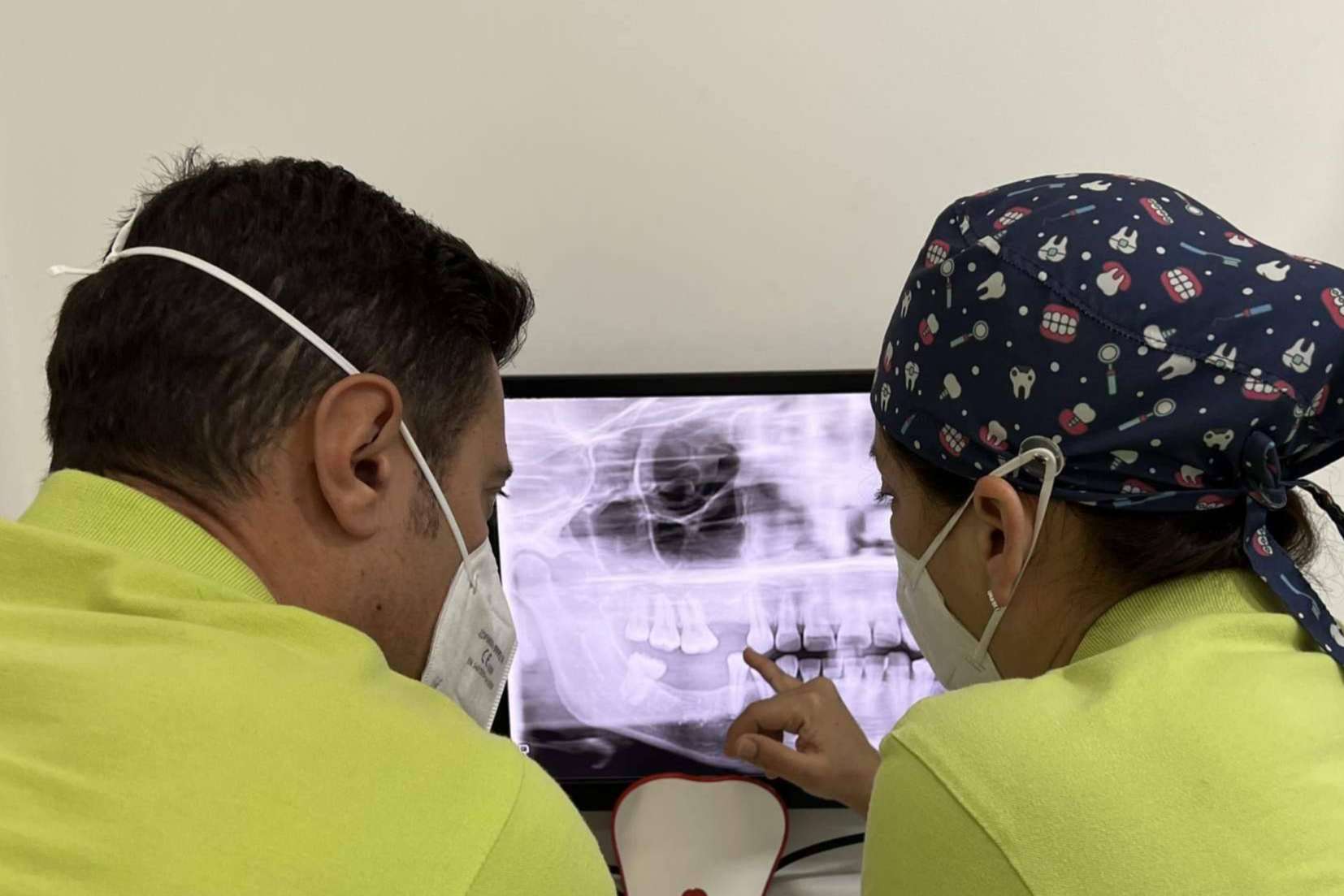 Tratamientos de implantes dentales, la especialidad de Dental Legrand