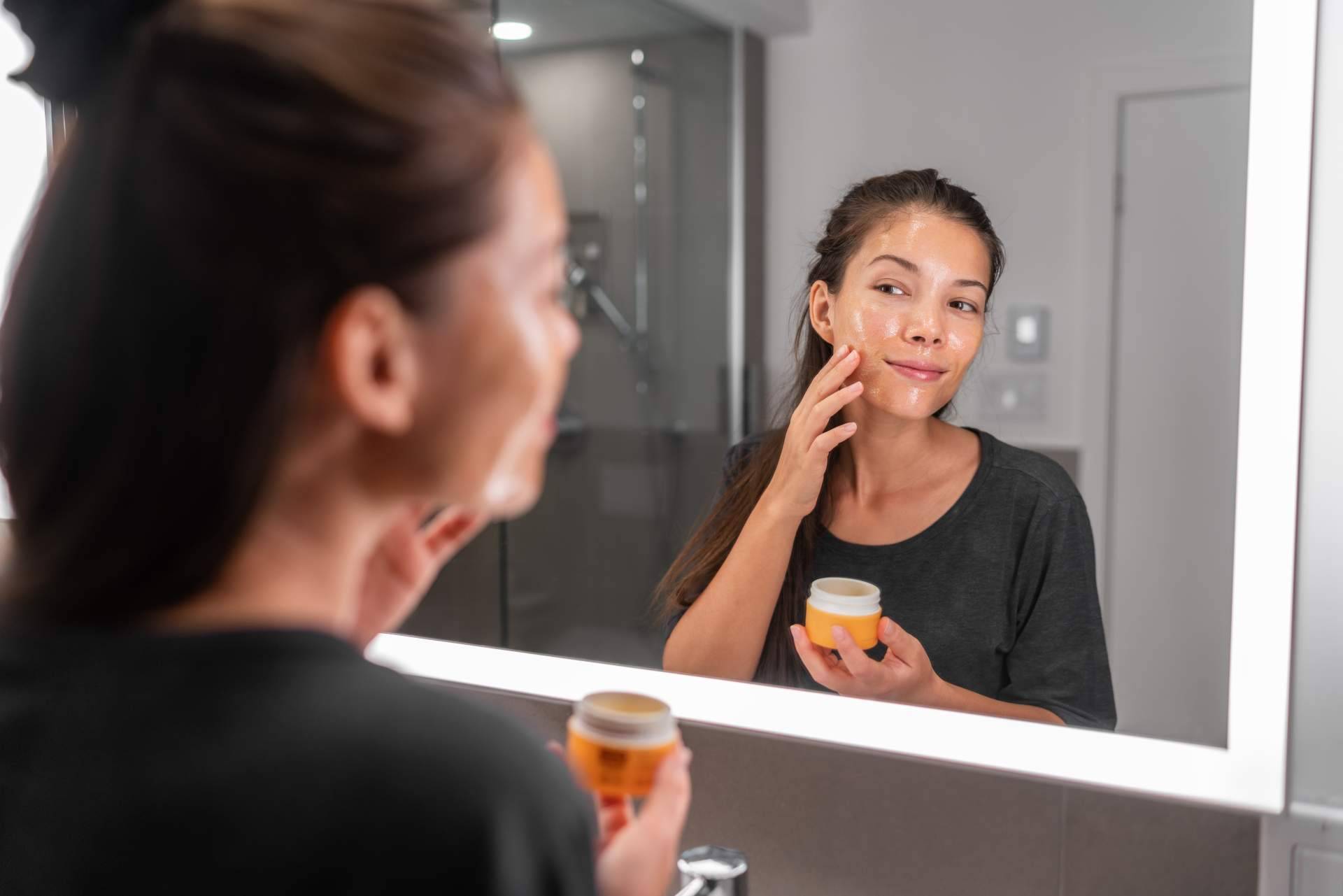 ¿Dónde encontrar un amplio catálogo de productos de parafarmacia diferentes tipos de limpiador facial? FarmaSky