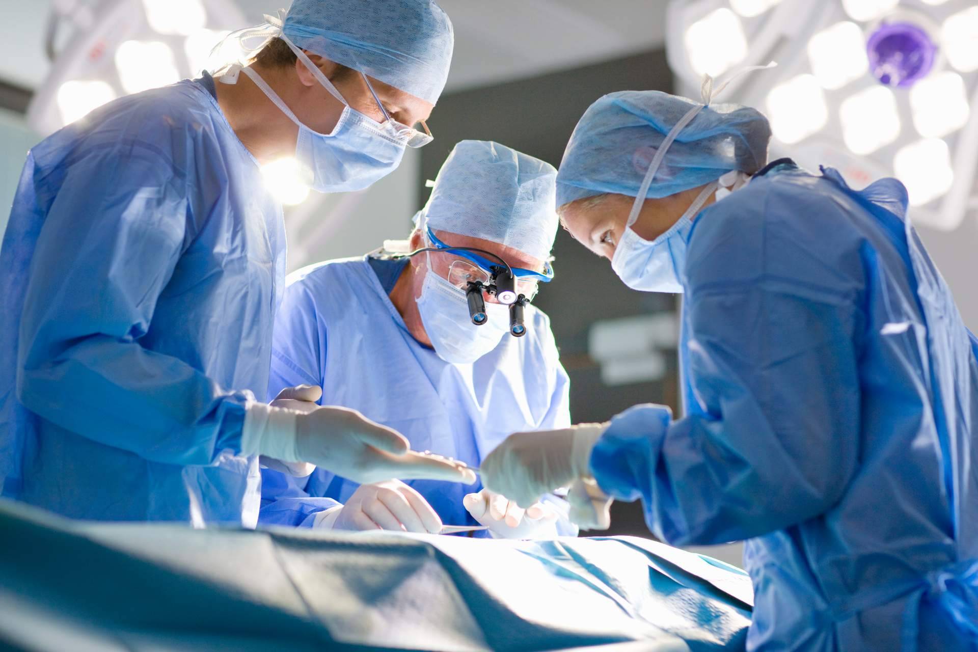 Los tipos de cirugías que ofrece Adelgar para combatir la obesidad de sus pacientes