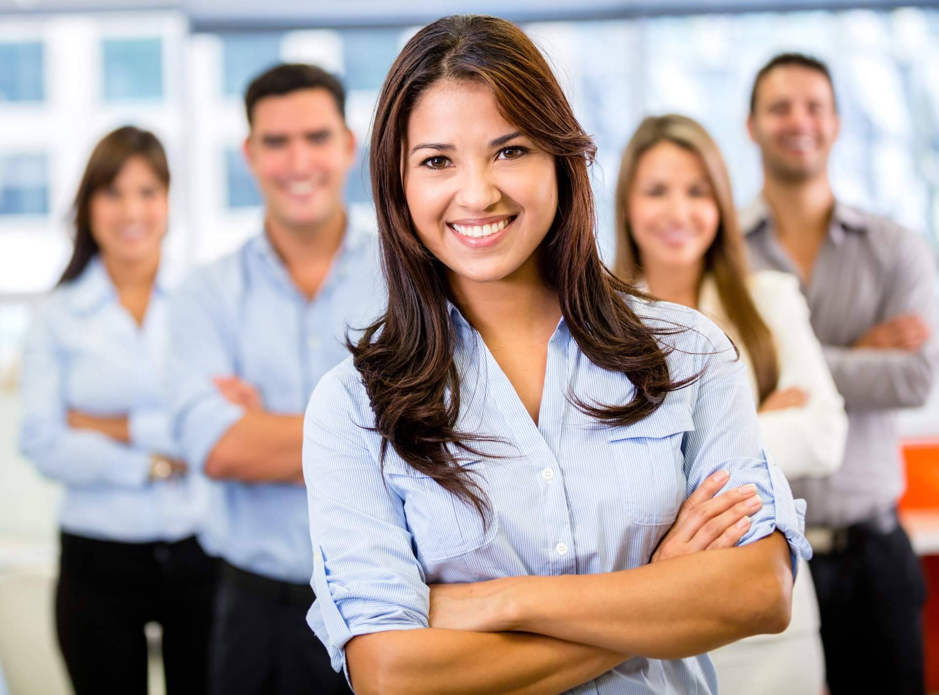 Por qué es una gran decisión empresarial formar a los trabajadores de la mano de Excellent, In English