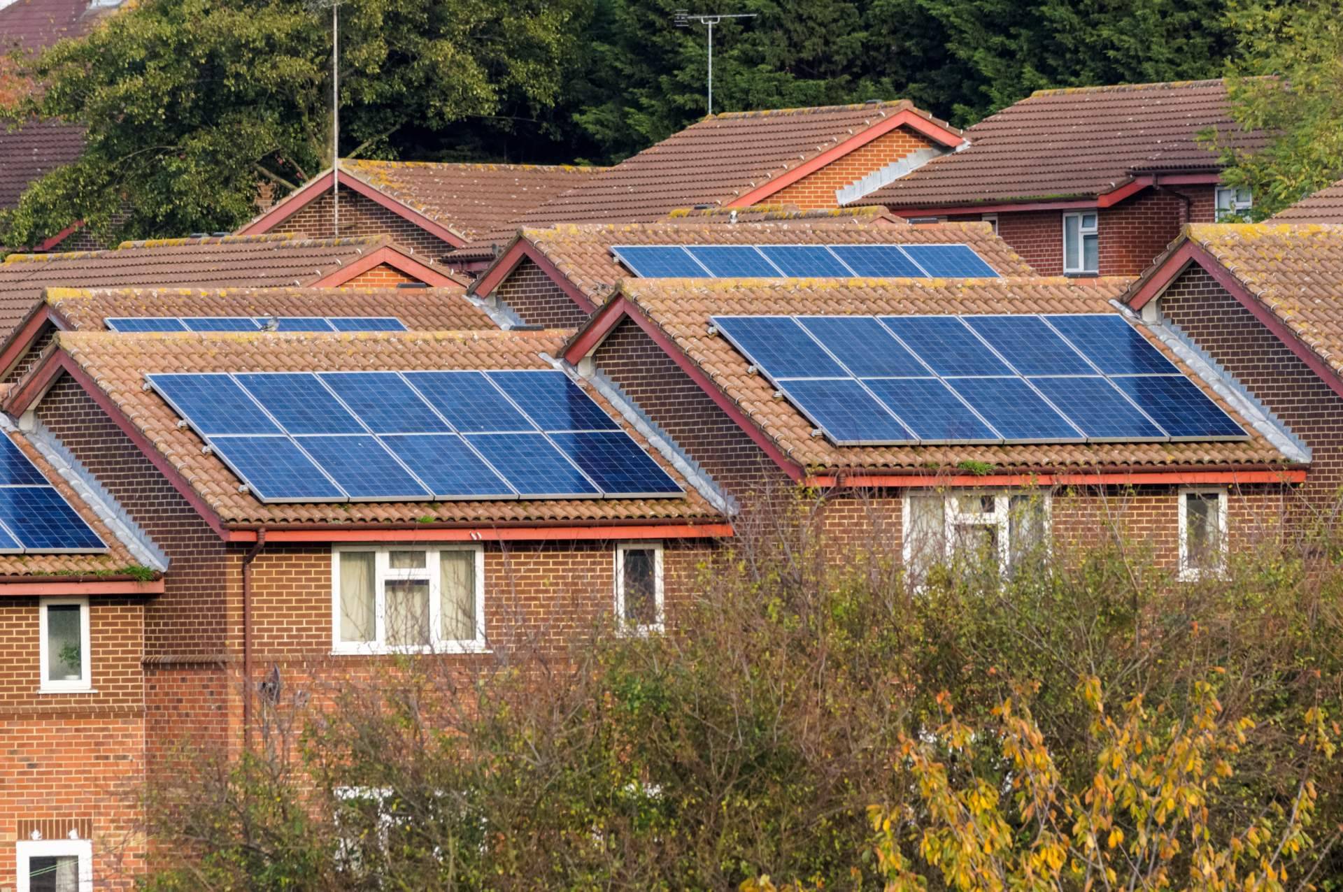 Multienergía Verde revoluciona las tarifas de luz para comunidades de propietarios