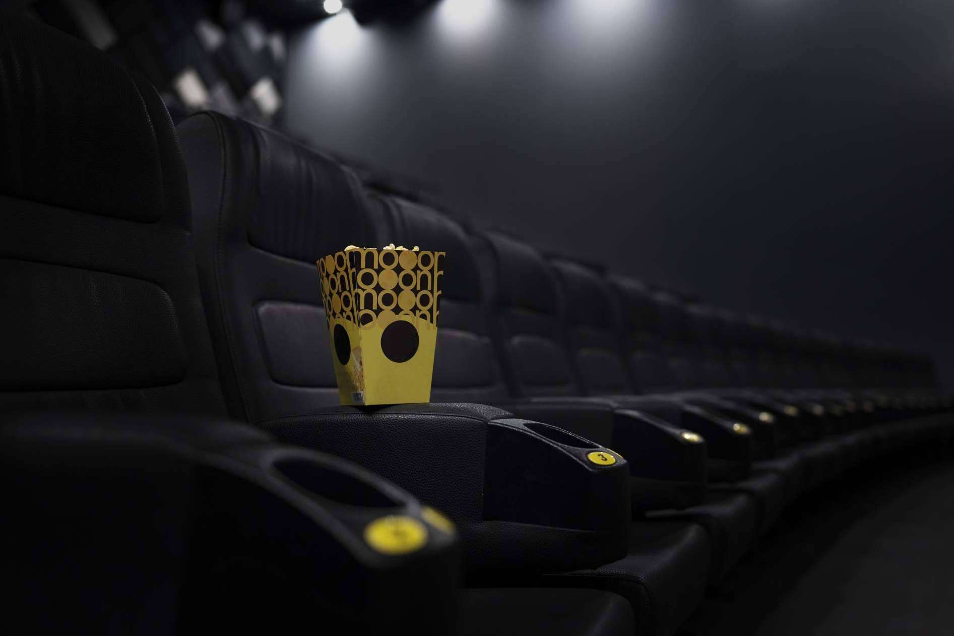 ¿Qué tipos de salas de cine se pueden encontrar según su tecnología?