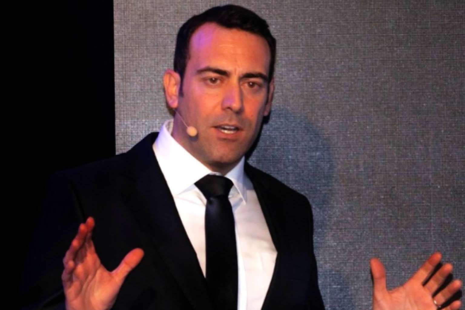 De qué manera detectar a influencers y speakers con gran oratoria y poca experiencia real