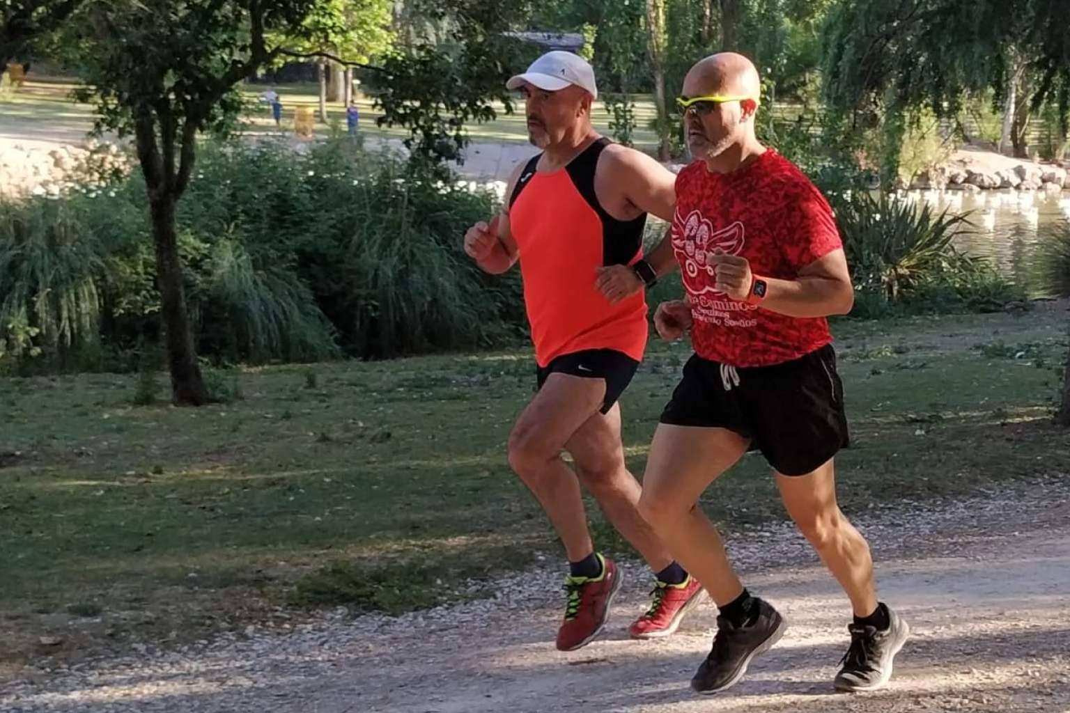 Entrenar junto a corredores expertos de manera presencial o online con la escuela Desafío Running Móstoles