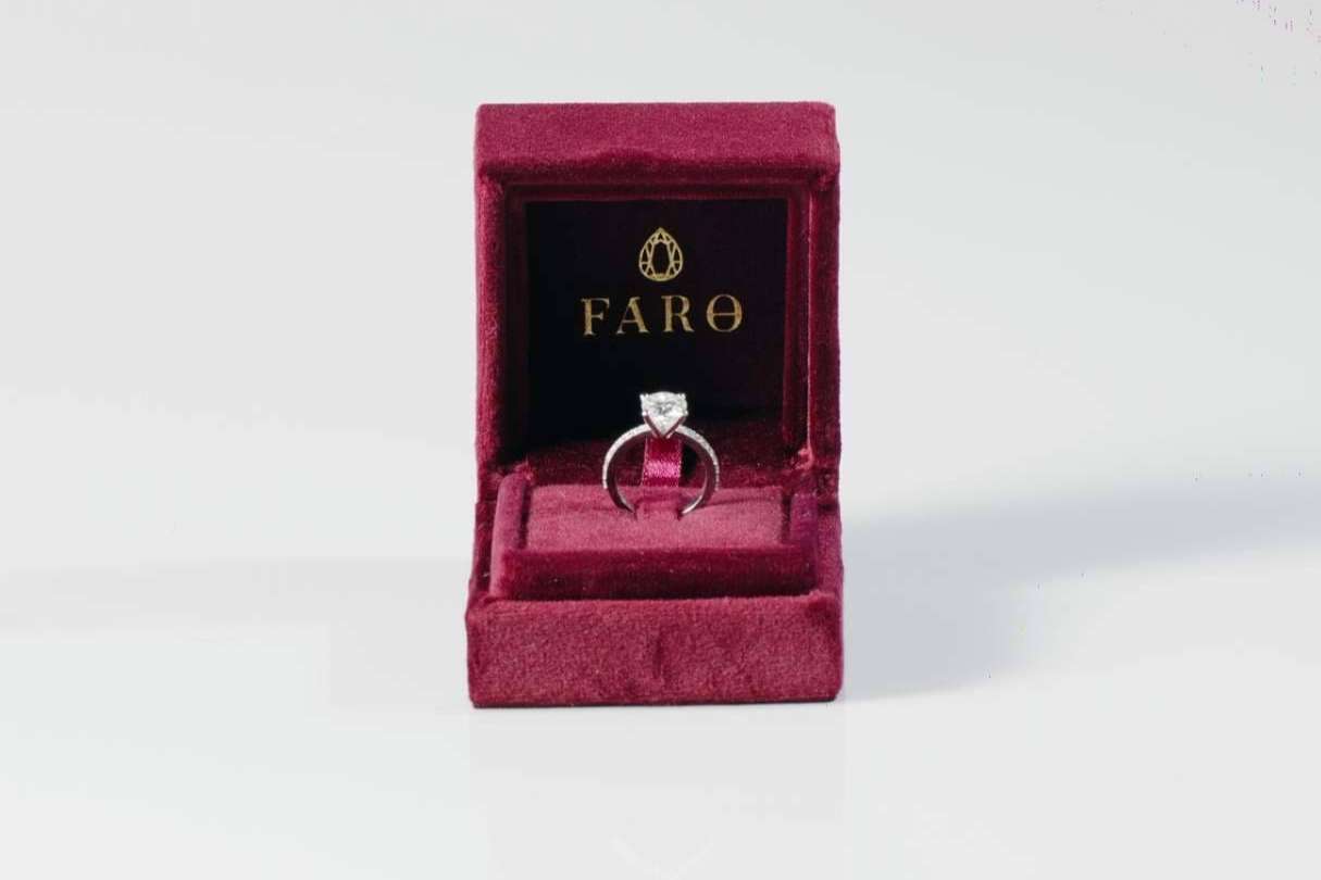 Las moissanitas son piedras preciosas y brillantes que pueden comprarse en FARO
