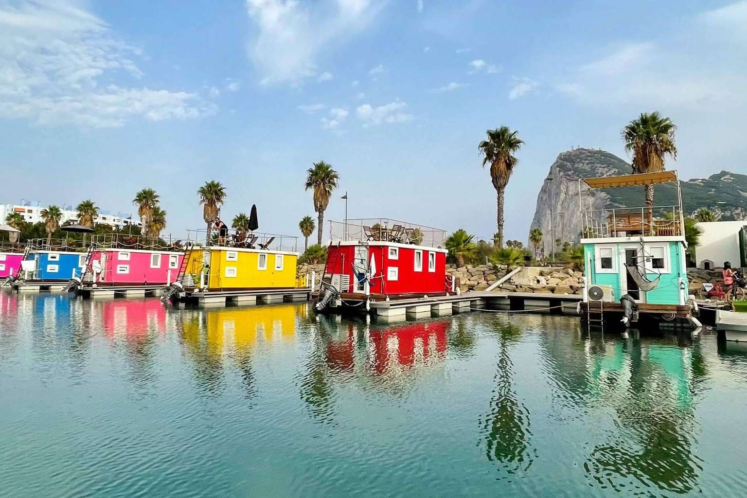 Vivir una experiencia diferente en una casa flotante con Boat Haus