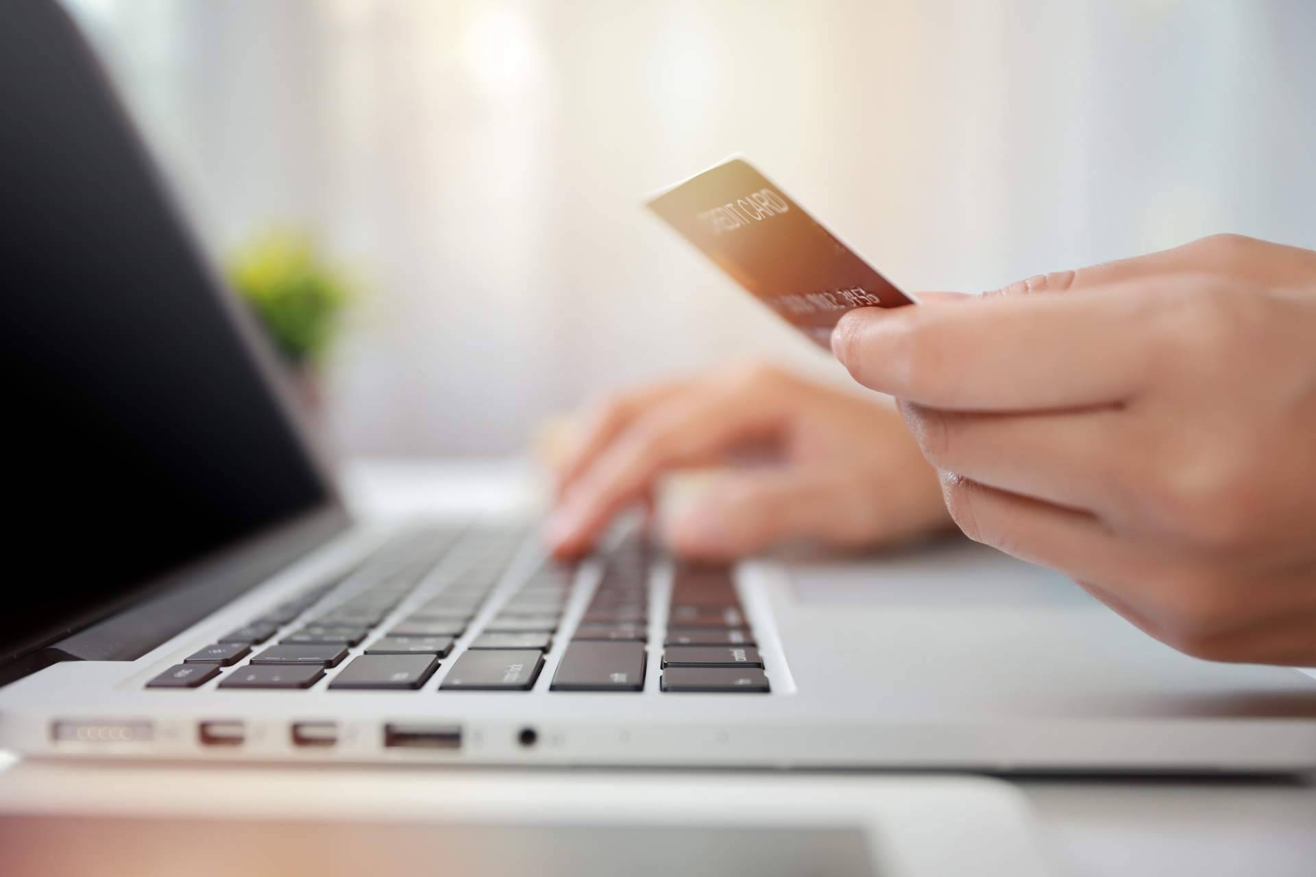 Comprar en tiendas electrónicas 100 % fiables por internet