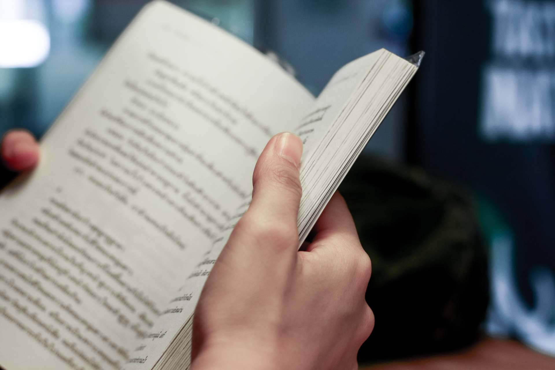 El Mago, el libro de Javier Ramos que revela los secretos de las leyes del universo