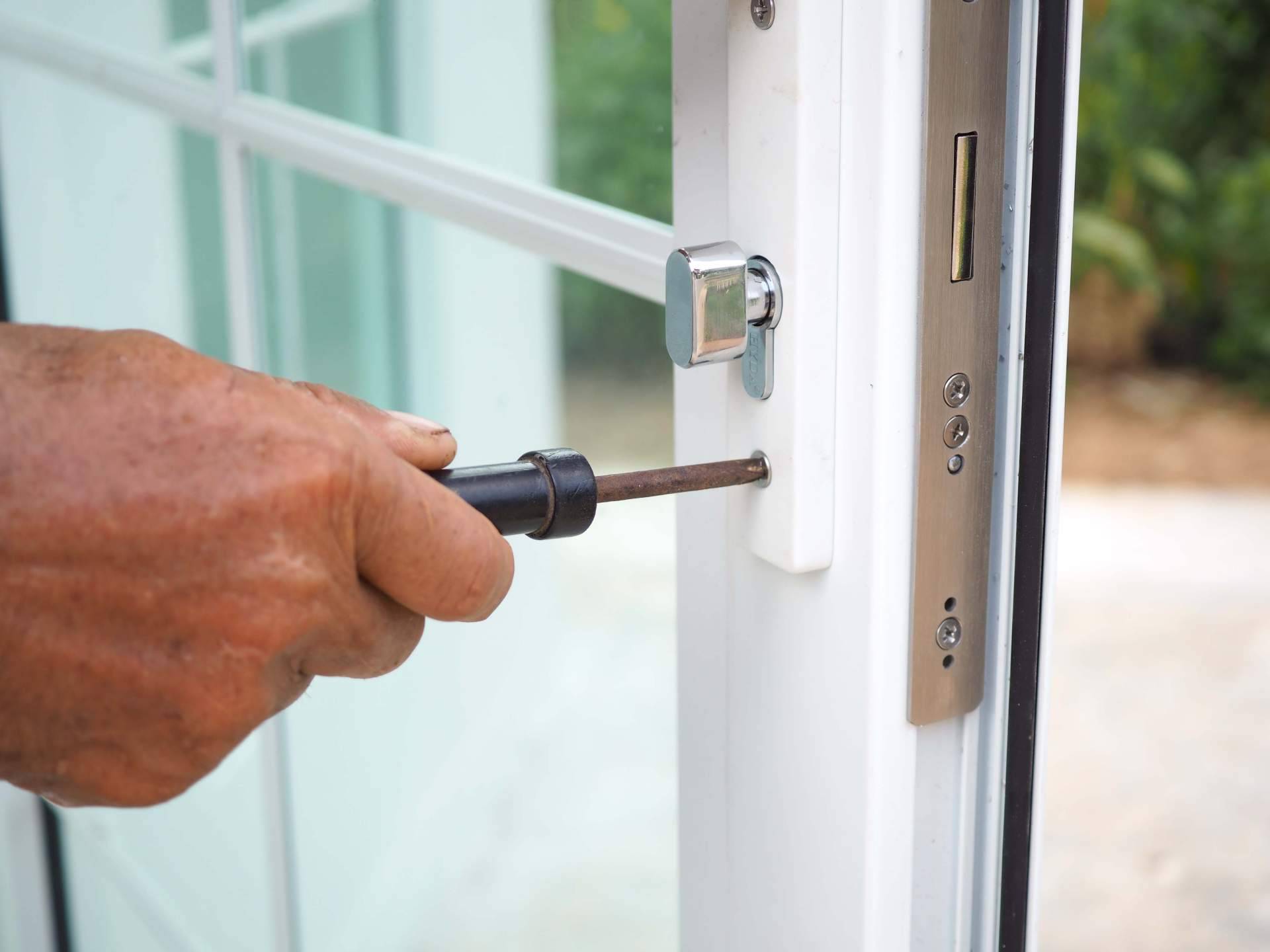 Servicios de cerrajeros en Madrid y Las Rozas de la mano de Cerrajeross